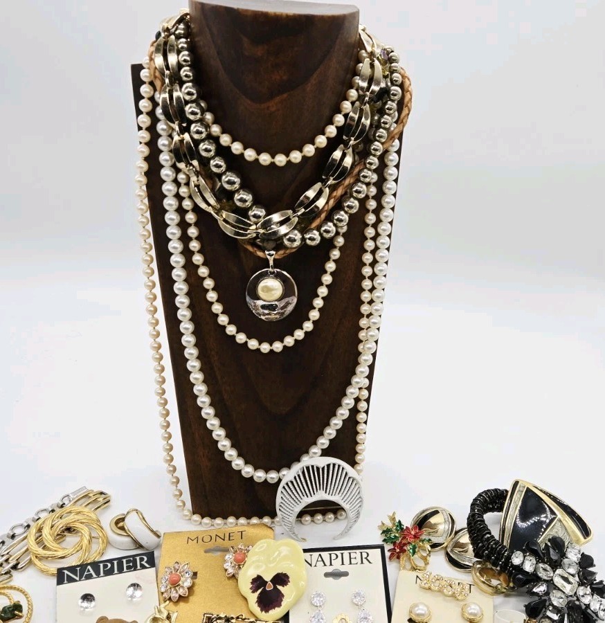 Vintage Jewelry Lot Monet Park Lane Trifari Napier Necklace Brooch Earrings 74pc
