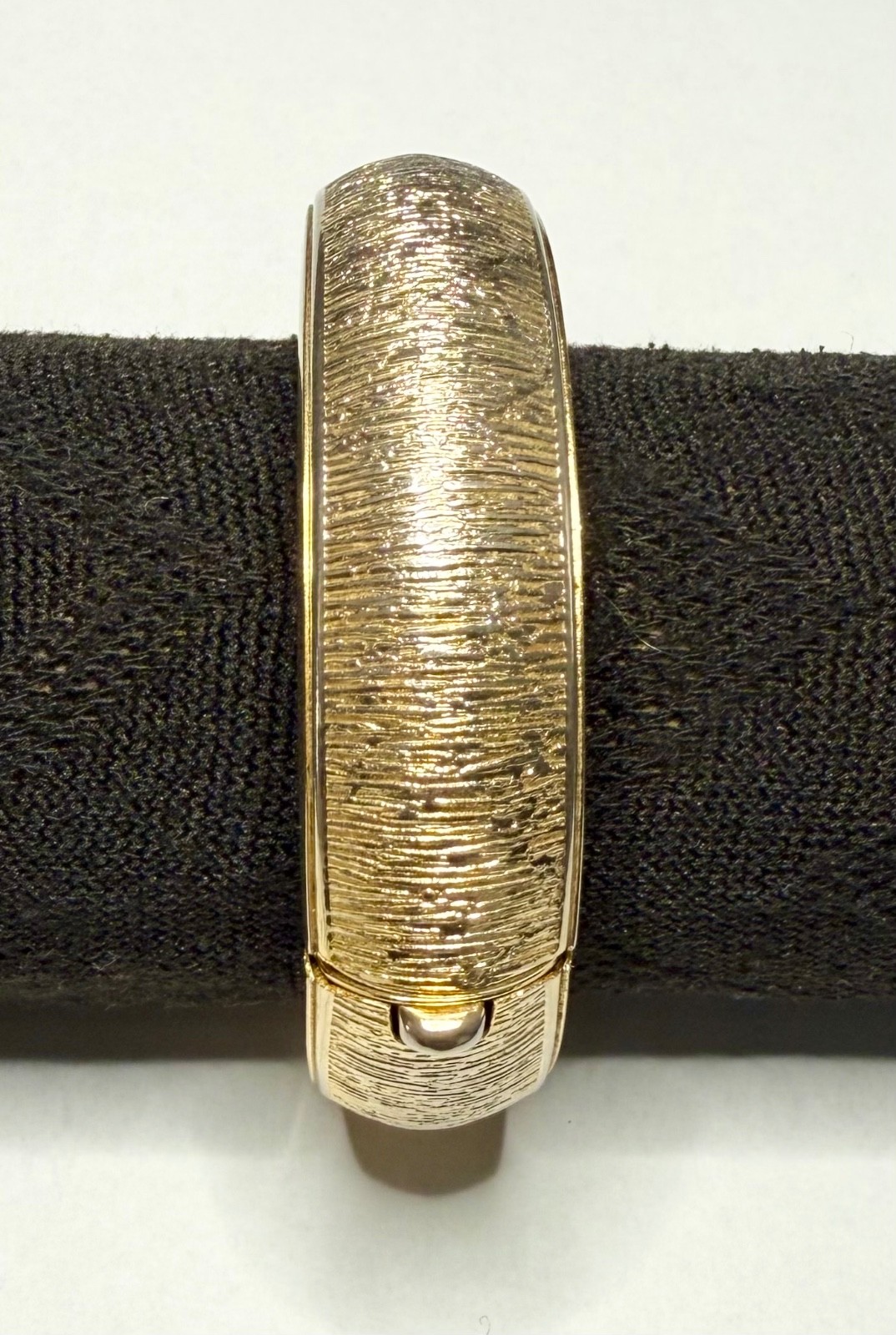Vintage Gold Textured Oval Cuff Bangle Bracelet Spring Button Closure Hindged