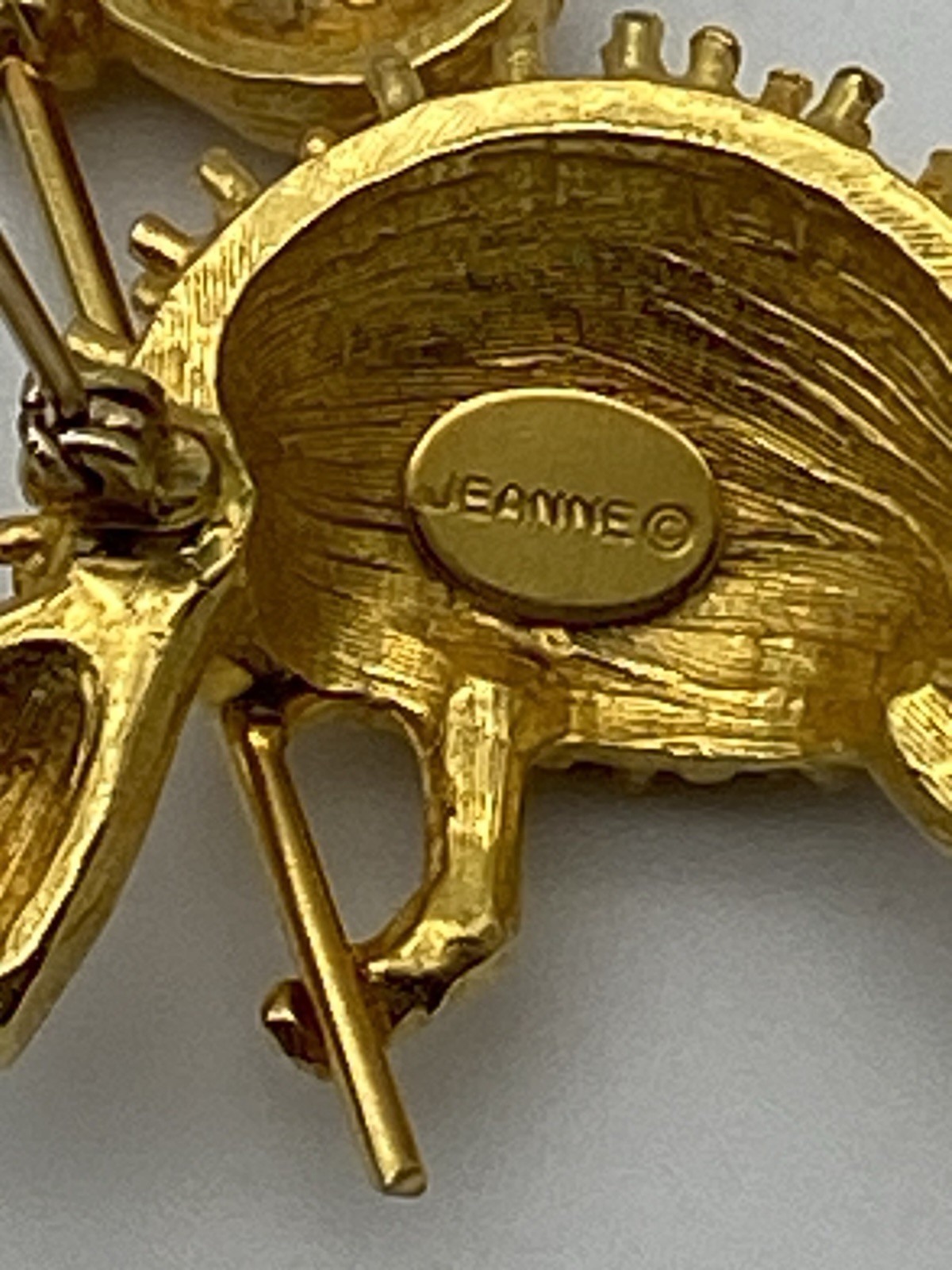 Vintage Signed Jeanne Hobo Gold Tone Green Eye Turtle Brooch Pin Jewelry