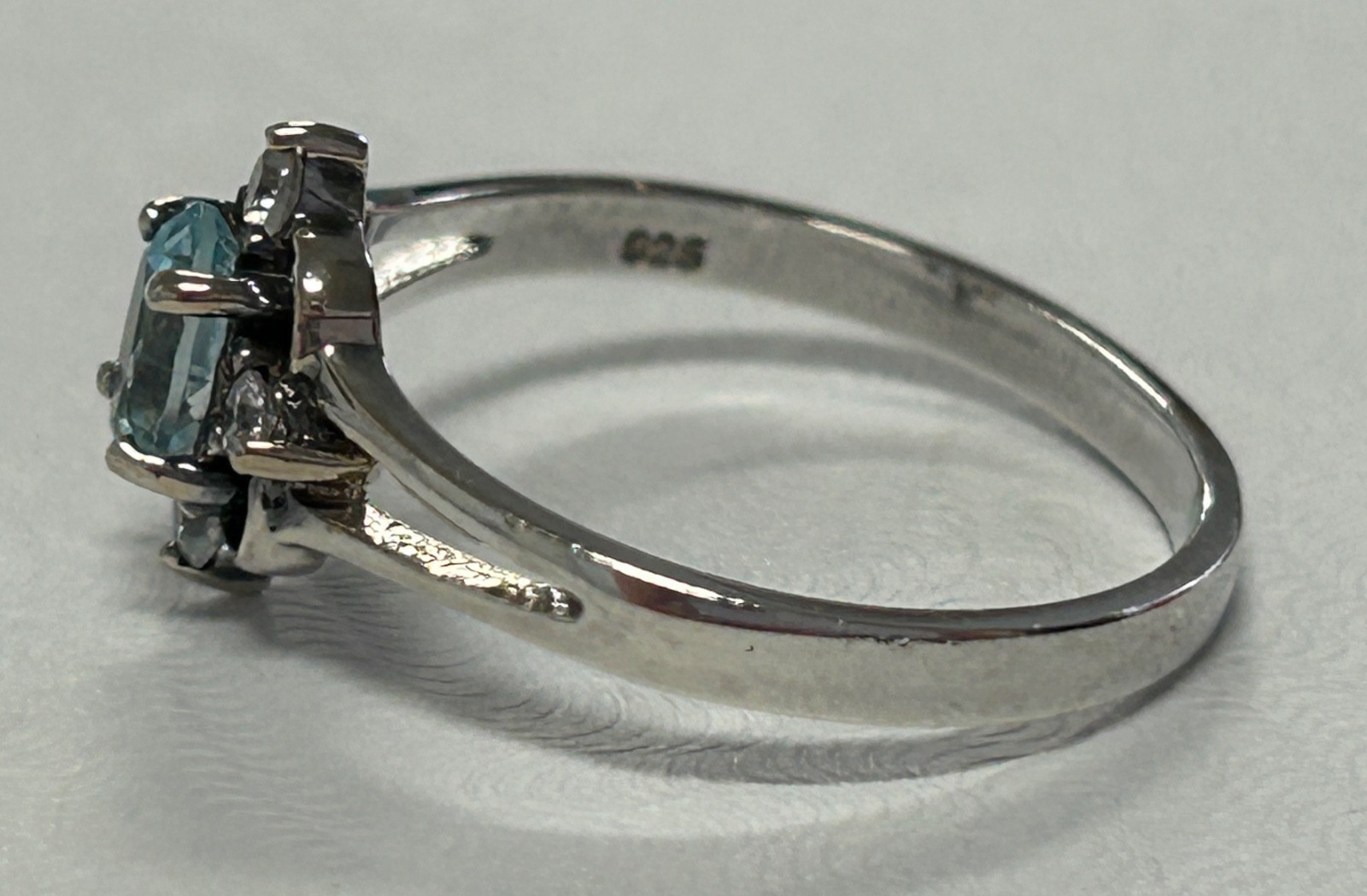 Vintage AVON Sterling Silver 925 Ring with Blue & White/Colorless Stones Size 8