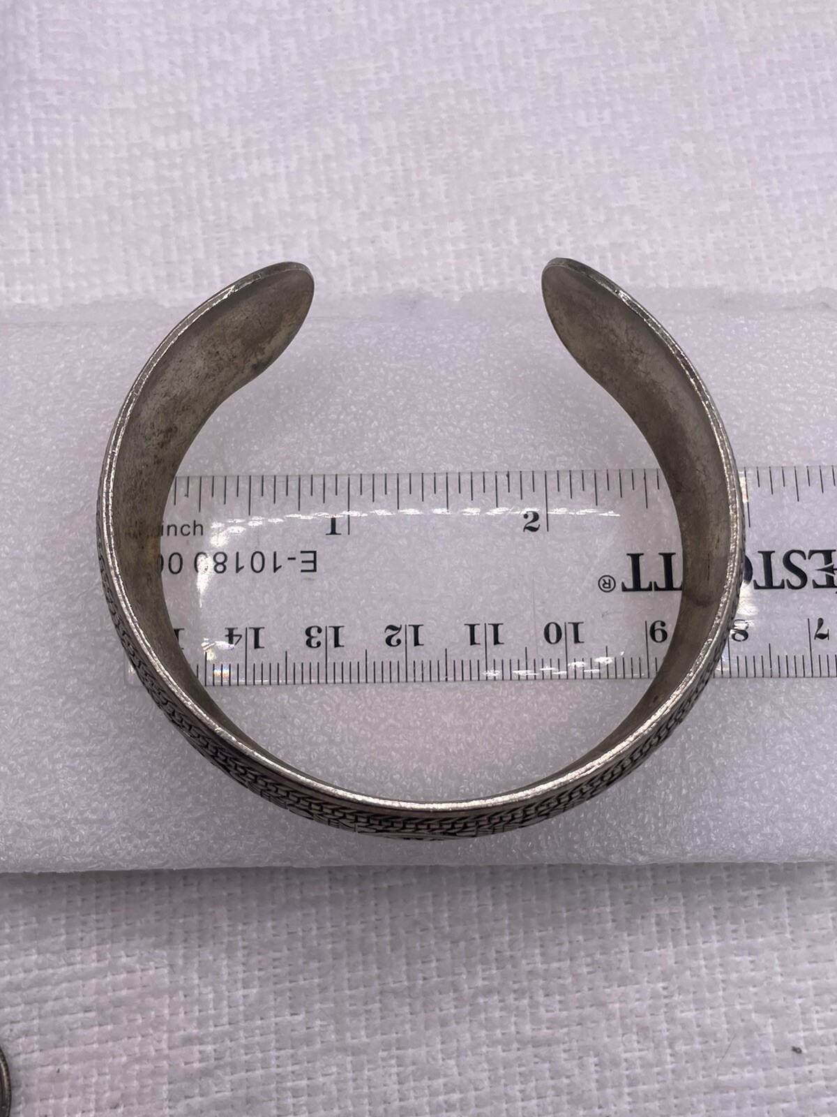 Vintage Art Deco, Tribal Designed 24mm Large Silver Tone Wide Cuff Bracelet 8″