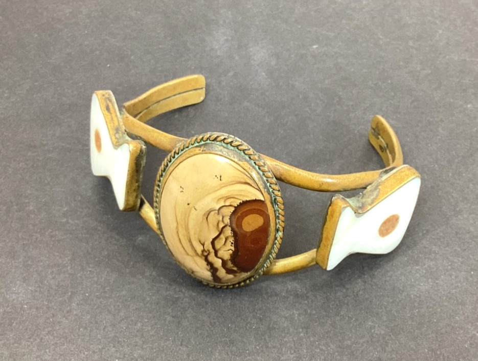 Vtg Southwestern Style Cuff Bracelet Oval Sand Agate & Mother Of Pearl Inlayed