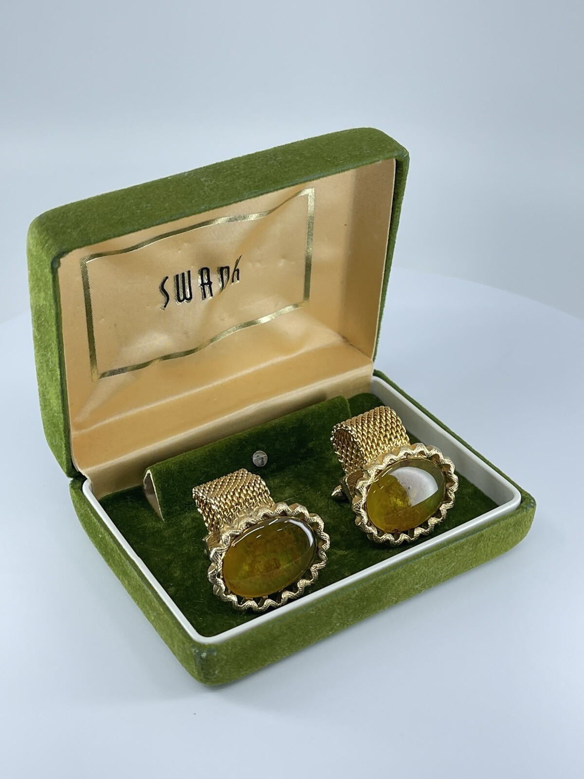Swank Wrap Cufflinks oval green and brown resin Ruffled edge design