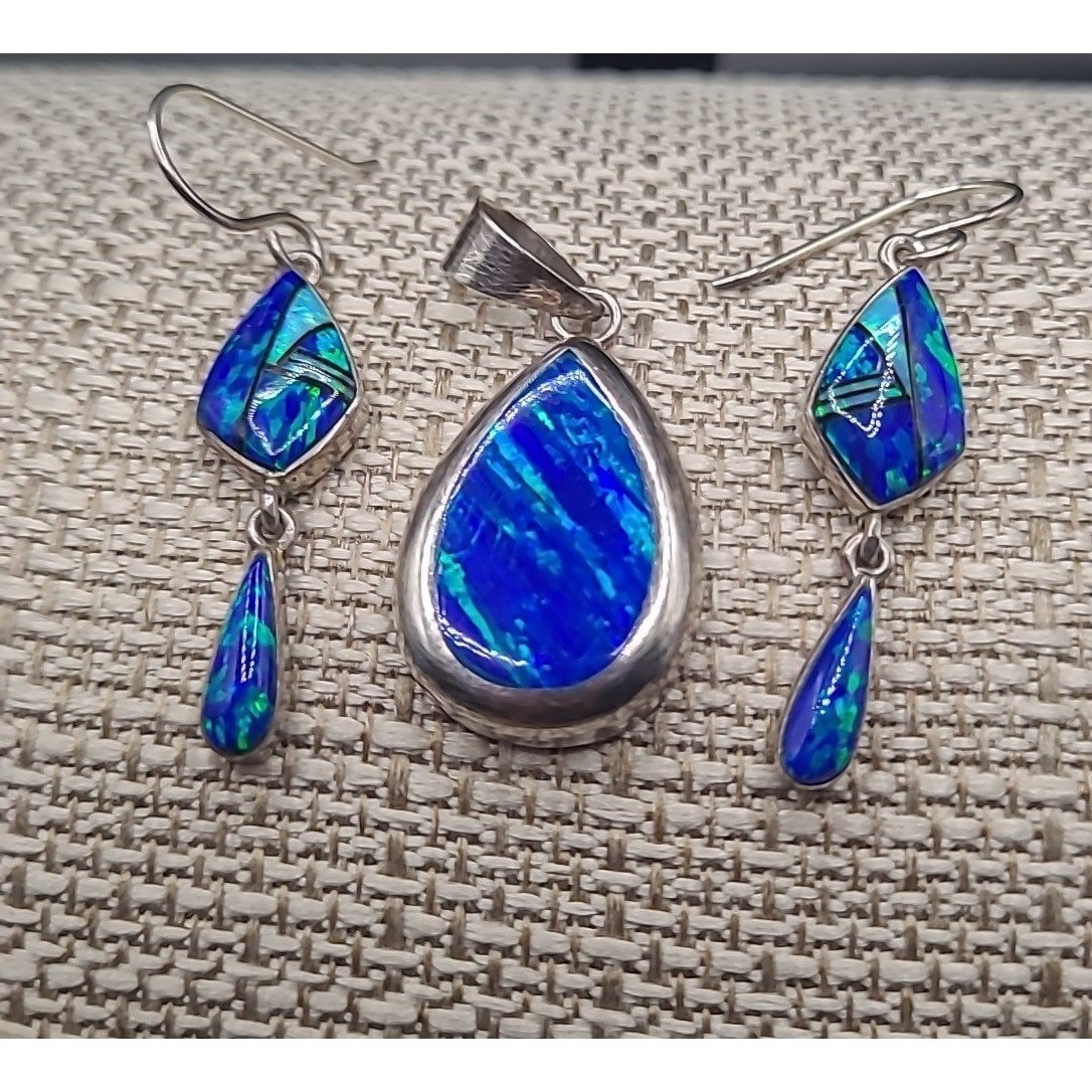 Vintage Mexico Sterling Silver Blue Opal Inlay Pendant Earring Set Blue