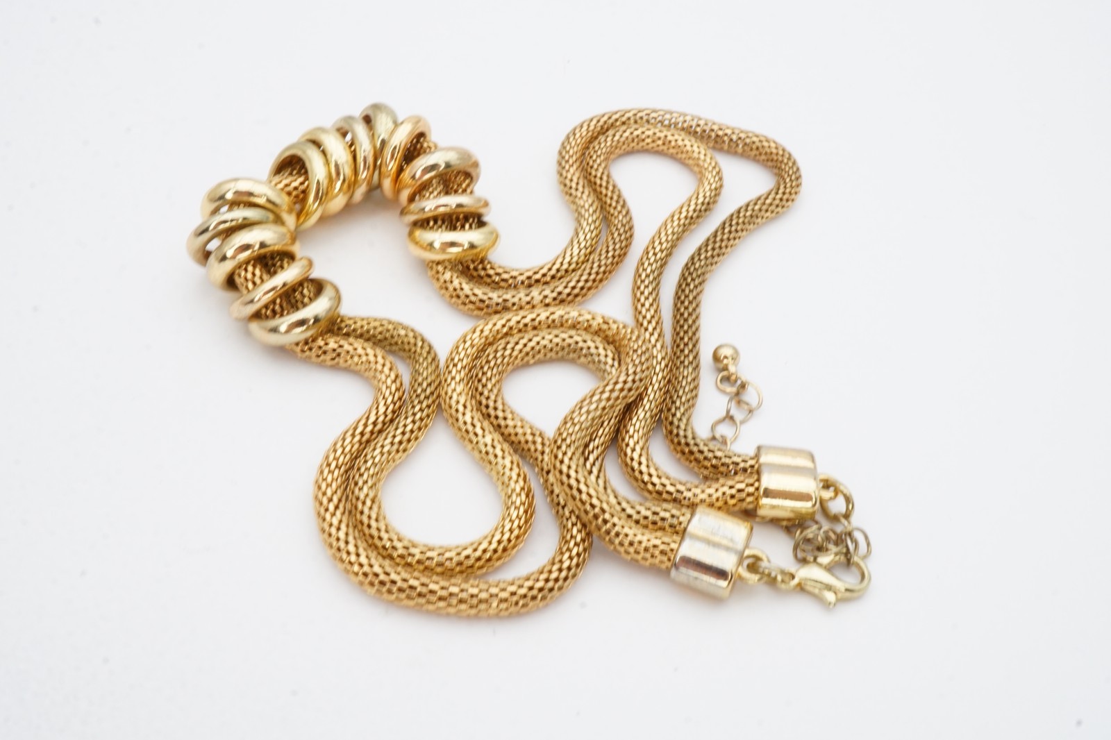 Vintage Necklace Gold Tone Mesh Circles 22″