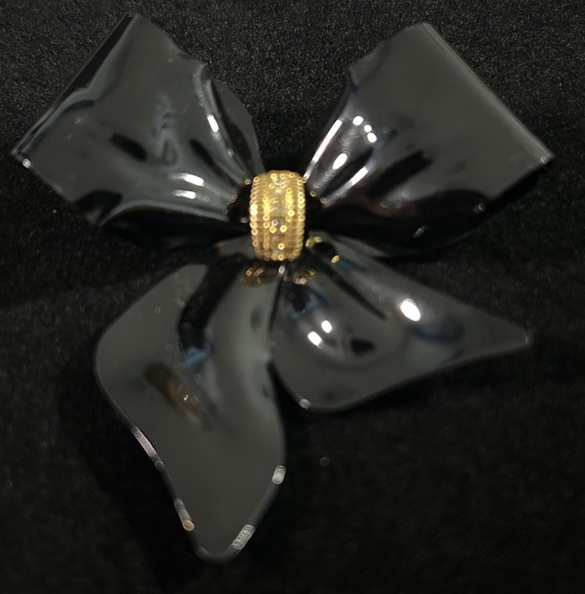 VTG Shiny Black Ribbon/Bow Pin Brooch Lightweight Metal Gold Rhinestone Center