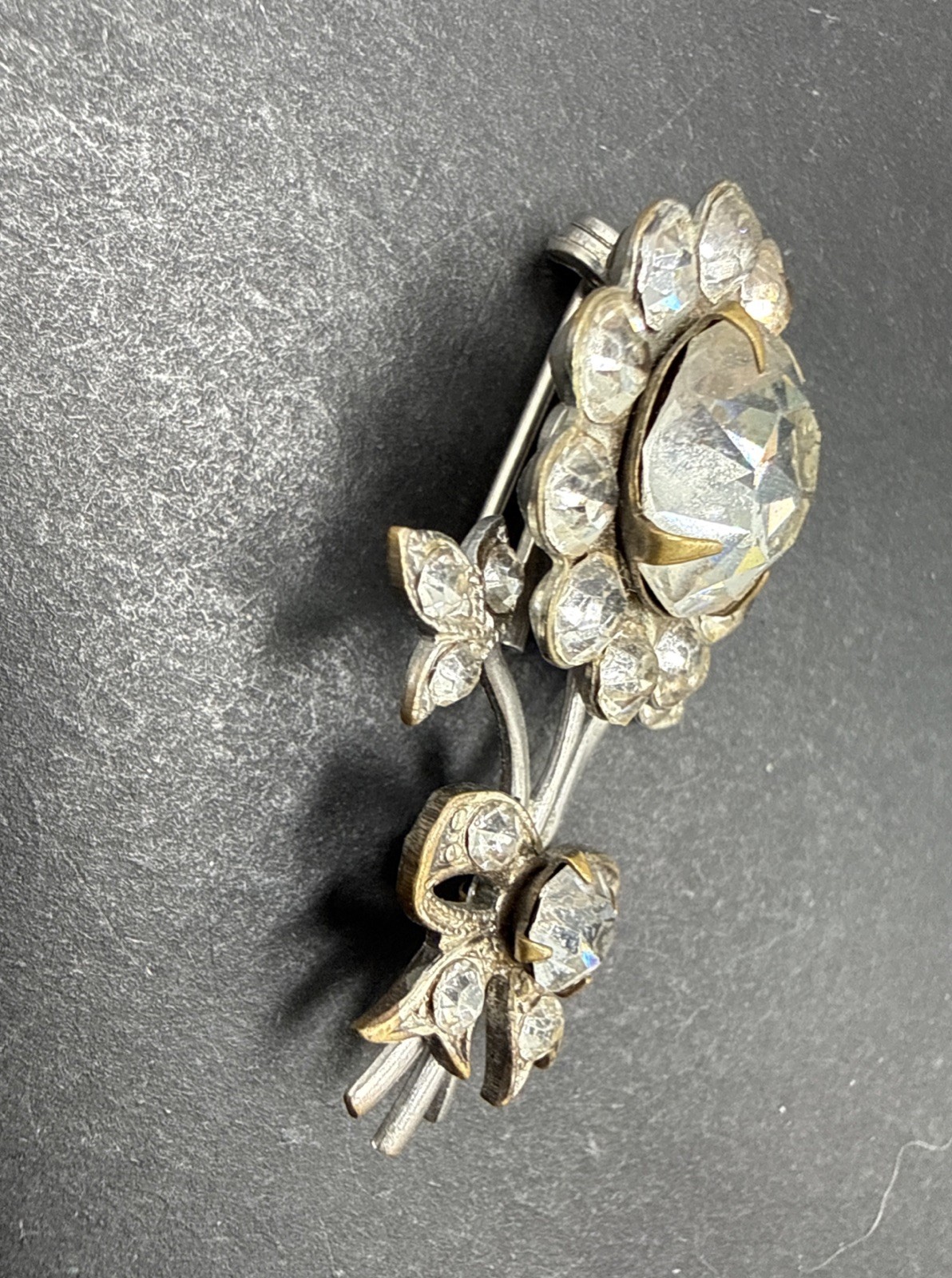 Vintage Rhinestones Flower Bouquet Brooch J57b