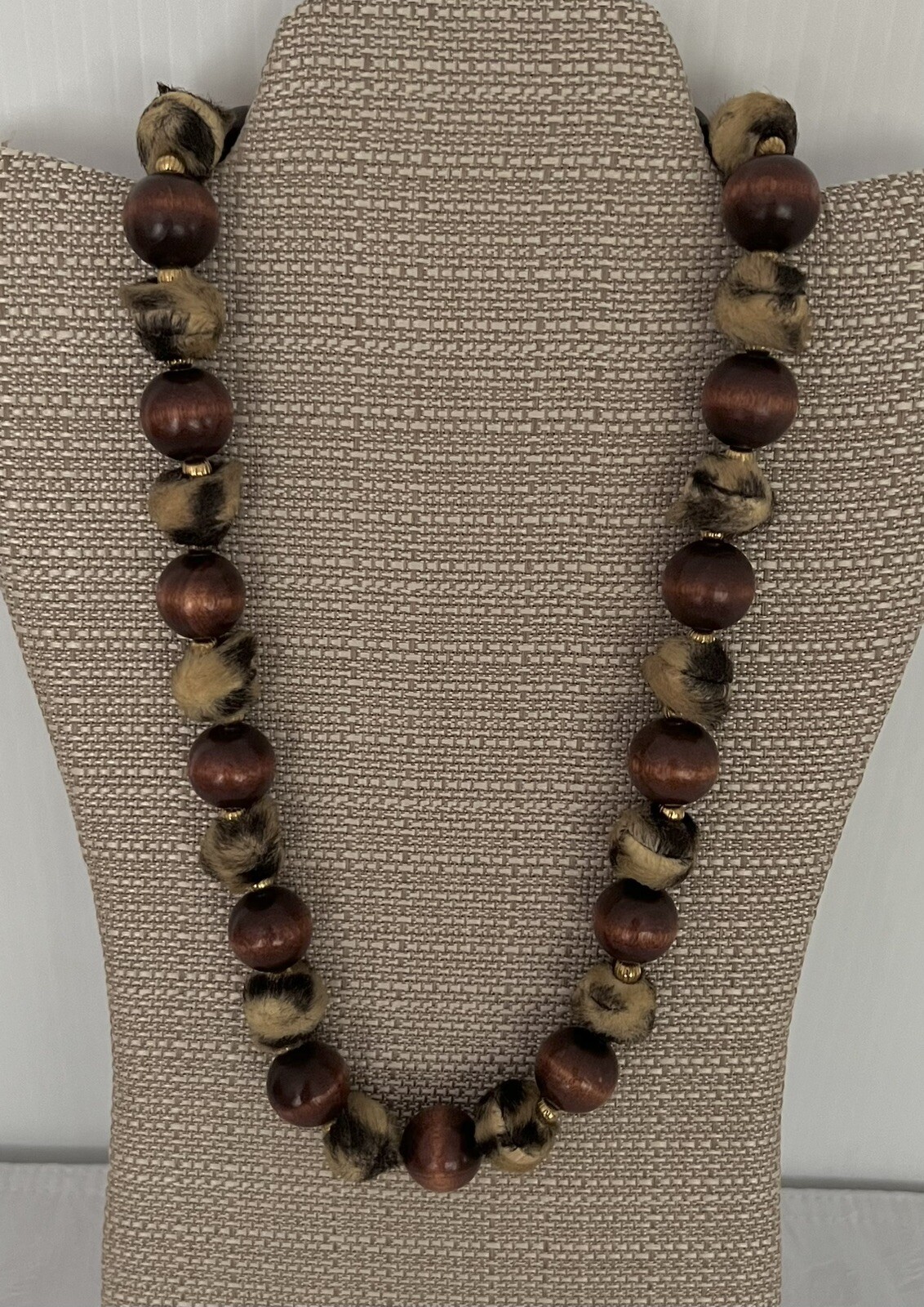 Vintage Chunky Leopard Faux Fuzzy Fur & Wood Beads 23” Gold Tone Necklace