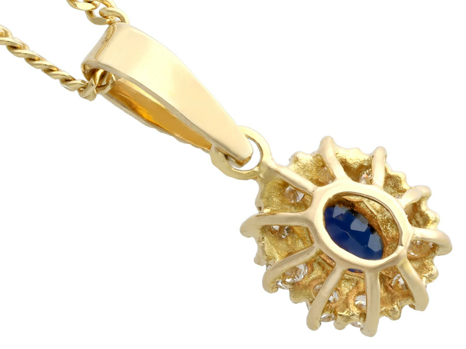 1980s Vintage 0.62 Ct Sapphire 0.35 Ct Diamond 18k Yellow Gold Cluster Pendant