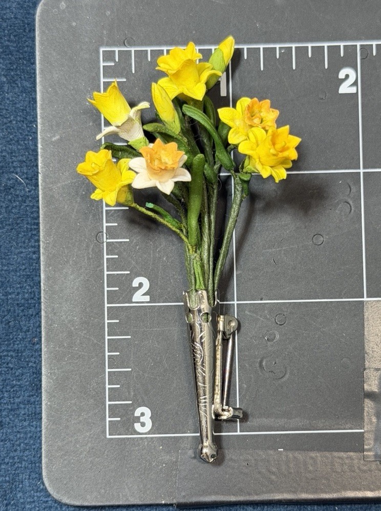 Vintage Daffodil Flower Brooch Pin Bouquet Stems Yellow Silver Tone Fabric Metal