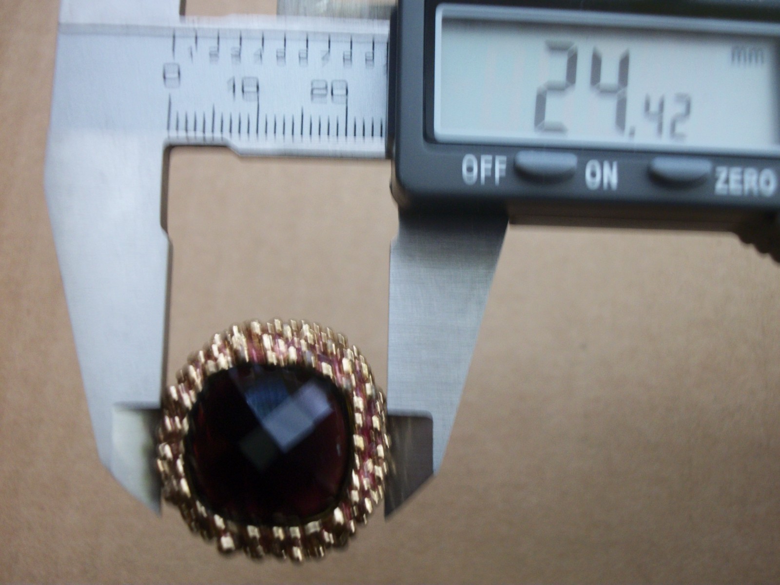 Vintage Avon Cocktail Ring Gold Tone Textured Pebble Black