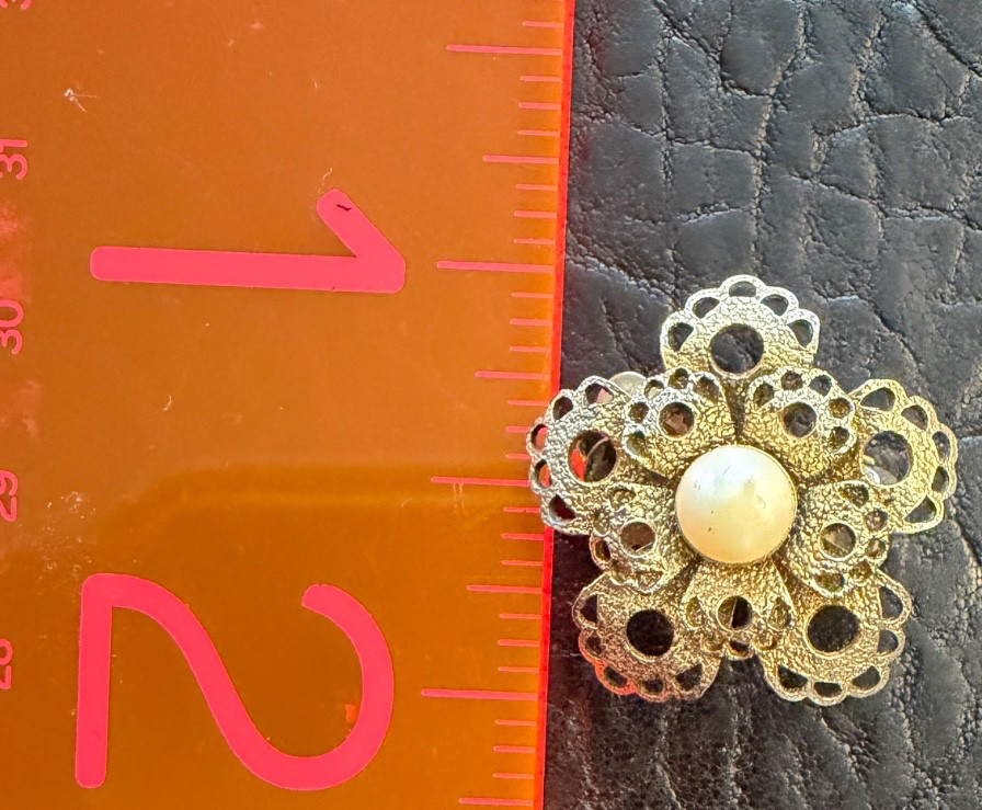 Vintage Coro gold tone star filigree faux pearl clip on earrings