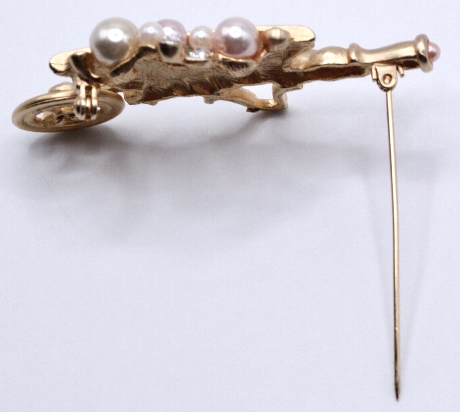 1928 Jewelry Vintage Style Wheelbarrow Brooch Pin Faux Pearl Pink White Crystal