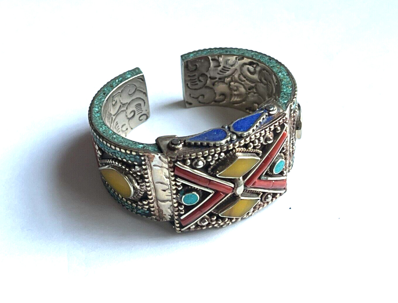 NEPALESE VINTAGE PRE OWNED TURQUOISE CORAL SILVER PLATED SPRING HINDGE BRACELET