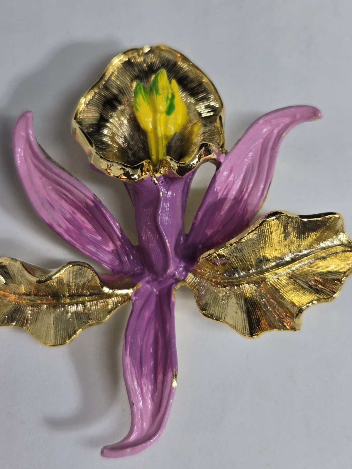 Vtg Gerry’s Gold Tone Purple Enamel Orchid Brooch