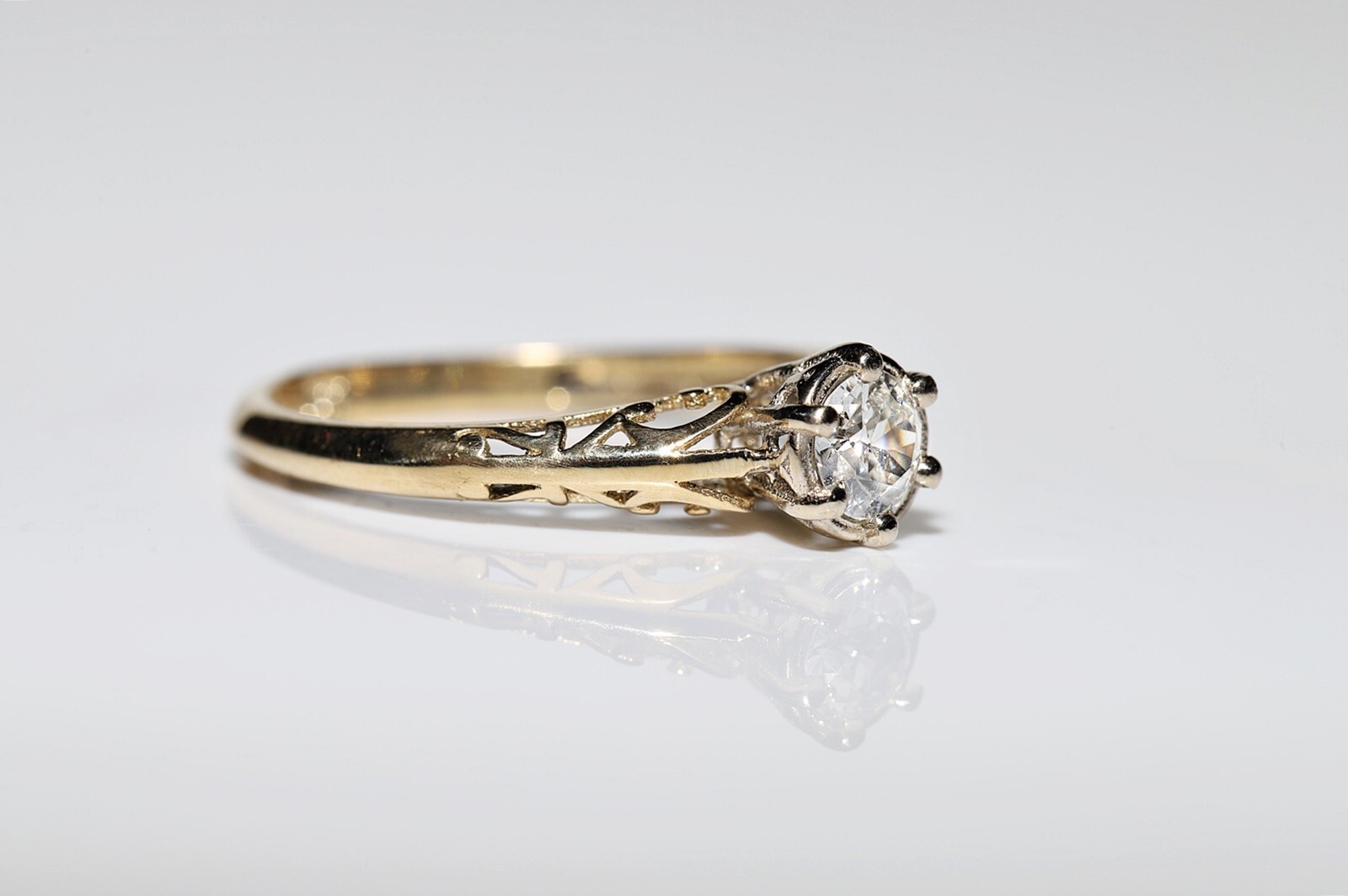 18k Gold New Made Natural Diamond Decorated Solitaire Ring