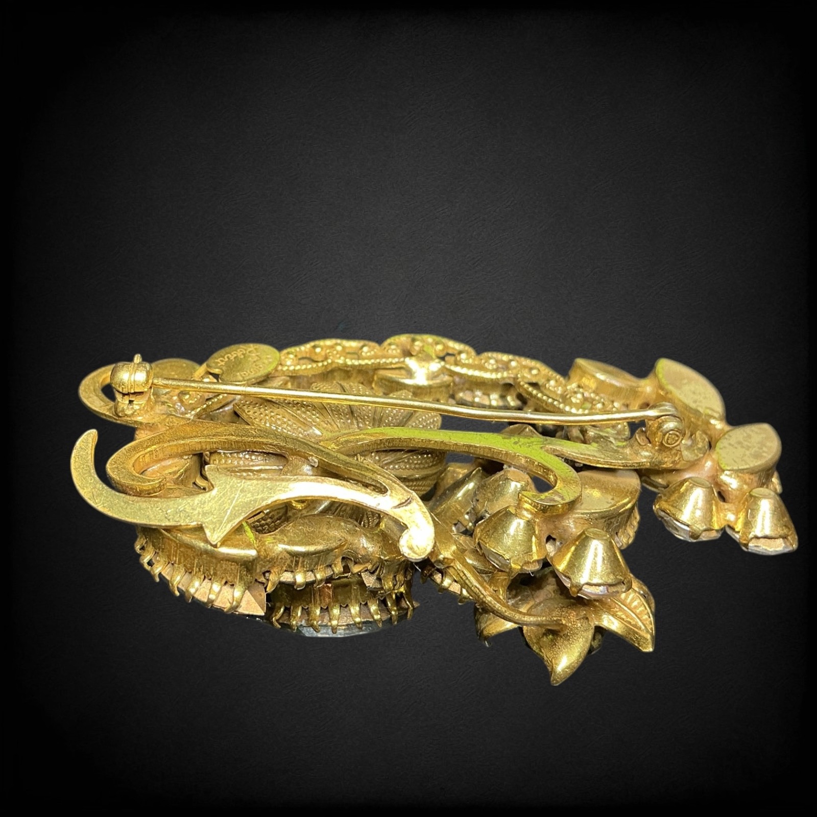 COLLECTIBLE “ORIGINAL BY ROBERT” BROOCH SIGNED Mid-Century FREE Shpg Charity