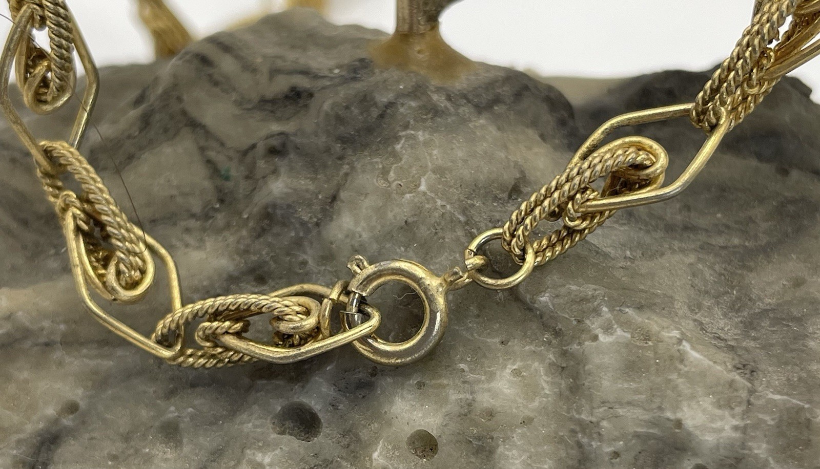 Vintage Gold Tone Choker Necklace 16” Geometric Rope Link