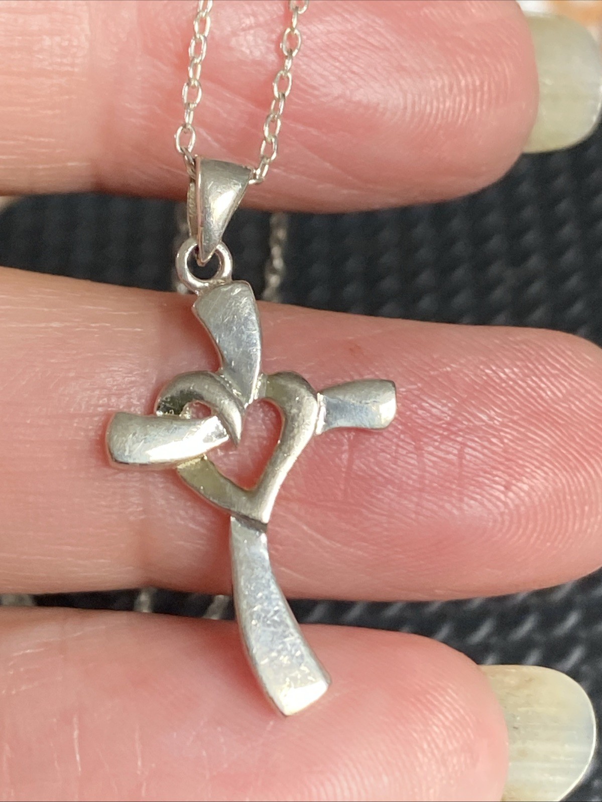 VTG Lightweight 925 Sterling Silver Cross Heart Pendant & 18″ Chain Necklace