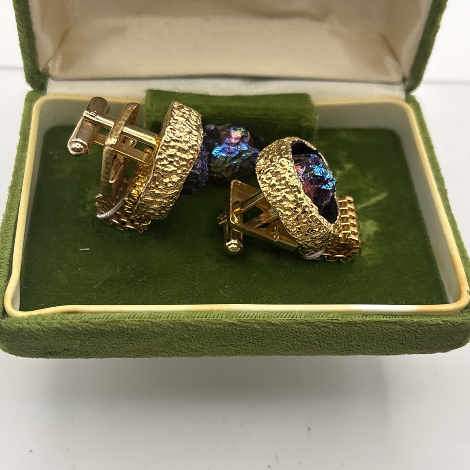 Vtg~Hadley~Goldtone Mesh Wrap Around Cufflinks & Tie Tack~Rainbow Lava~IOB