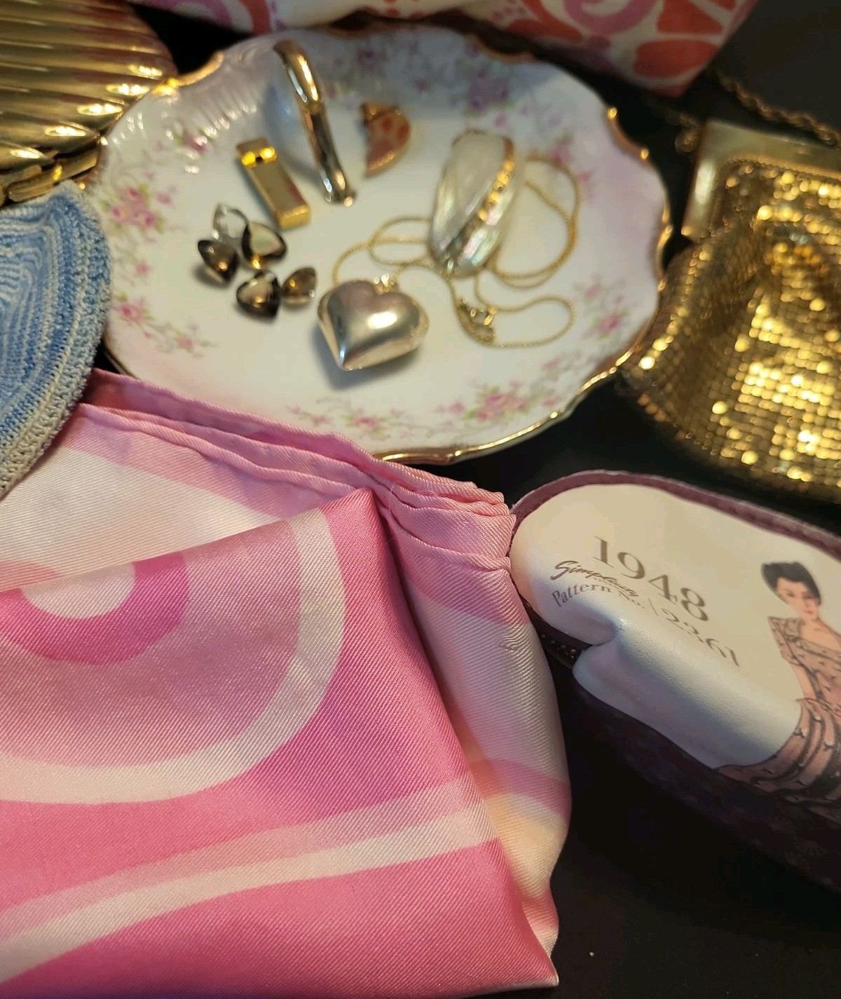 Vintage Now Ladies Mixed Lot Nappy Whiting & Davis Bag Compact Coin Purse More
