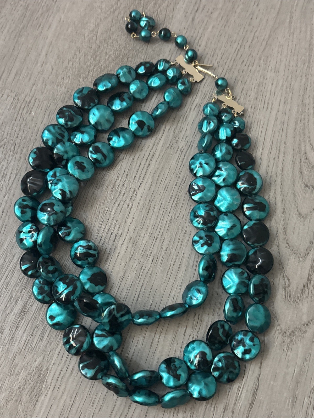 Vintage Beautiful Turquoise Beaded Necklace And Clip On Earrings Set