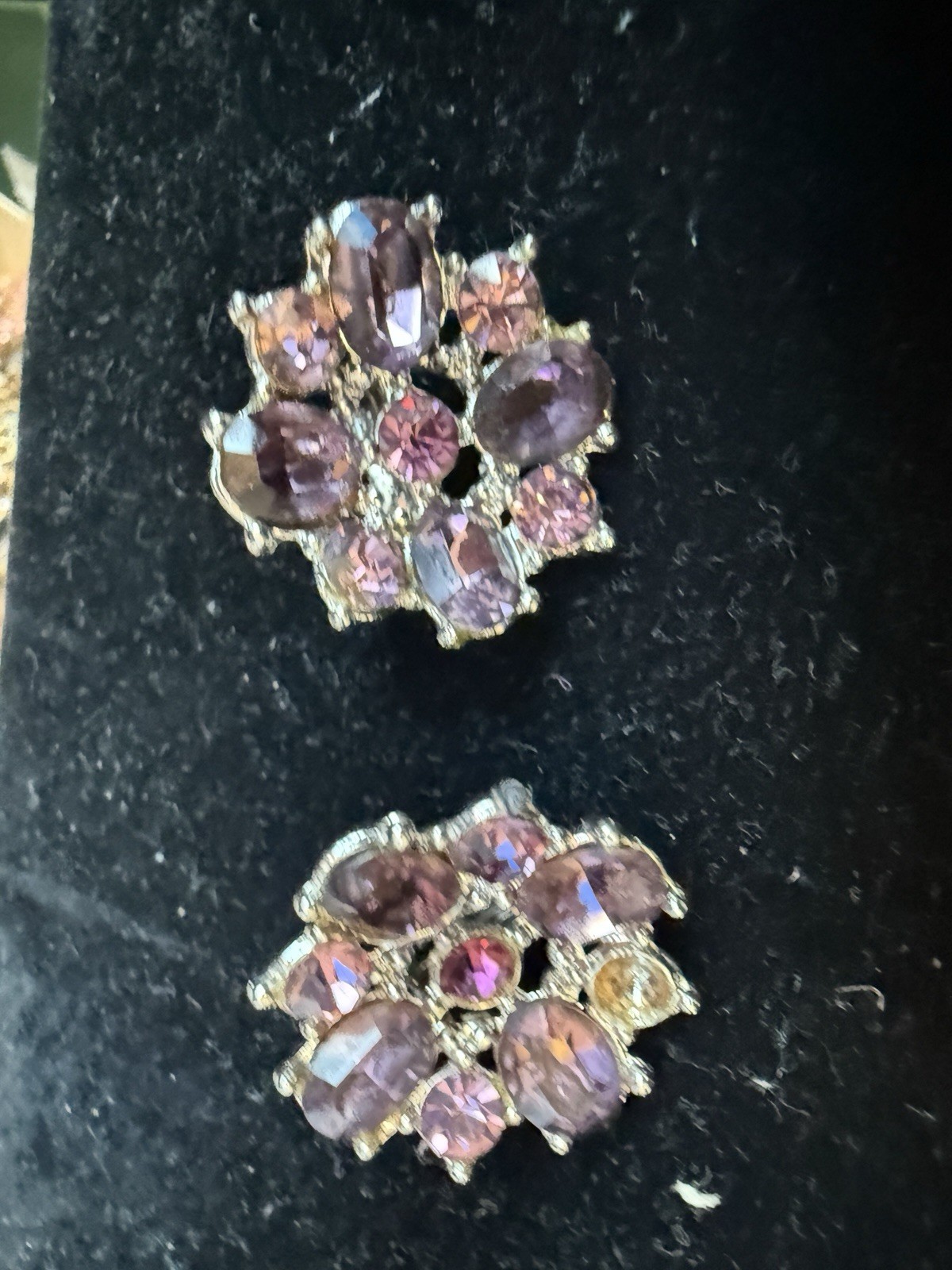 Vintage Purple Rhinestone Clip On Earrings Silver Tone Floral Cluster 1″ Jewelry