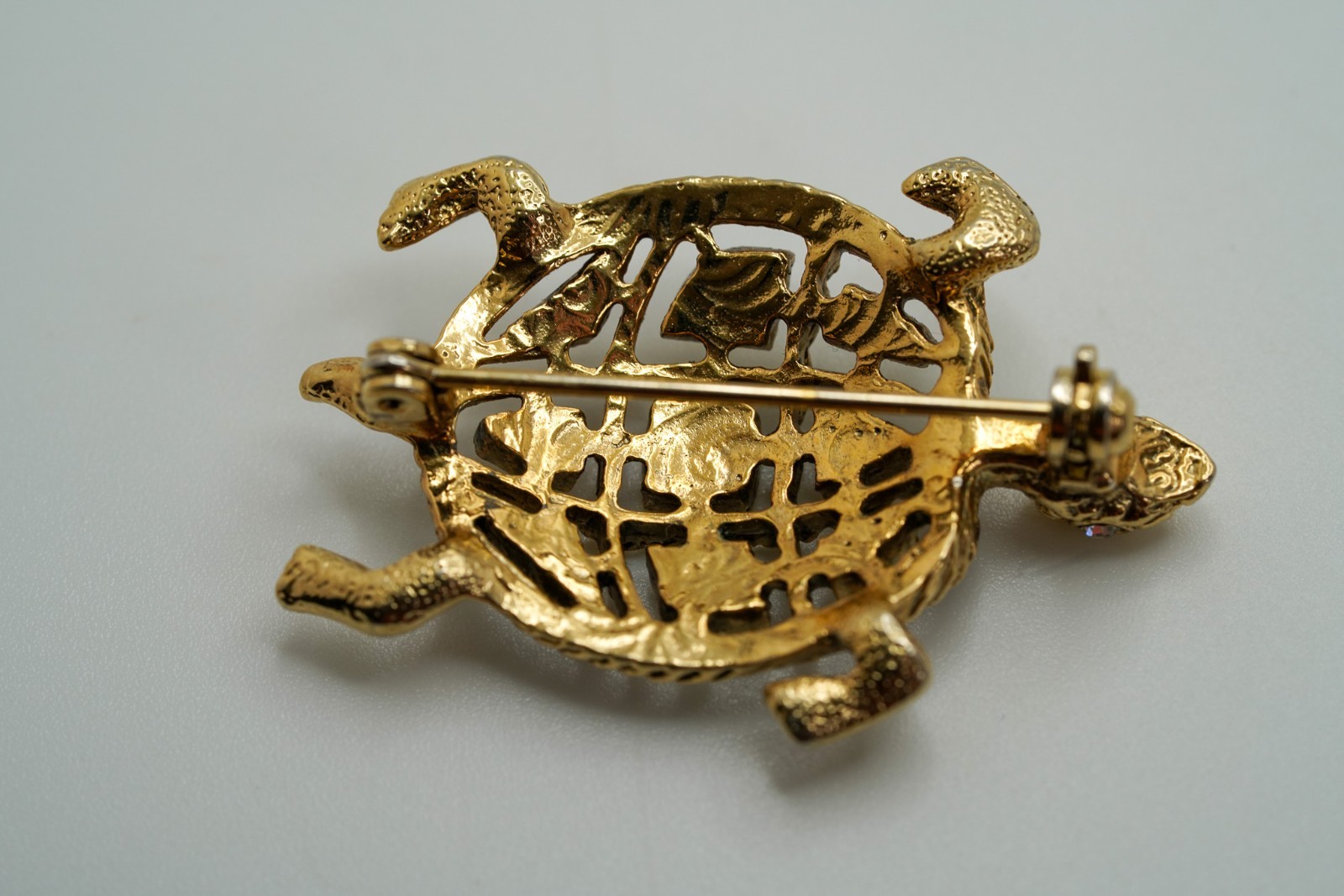 Vintage Gold Tone Rhinestone Turtle Brooch 4cm JB45