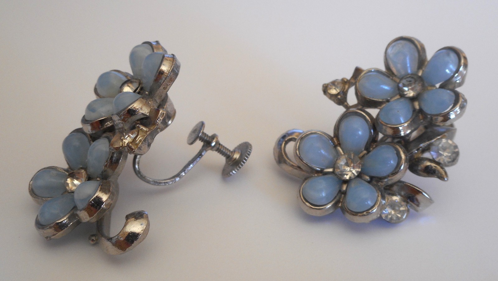 Coro Earrings . Vintage Screw Post . Blue with White Metal Setting