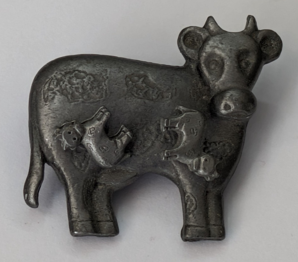 Vintage Pewter Cow 1.25″ Brooch Pin 1/4″ Pierced Calf Earrings Set