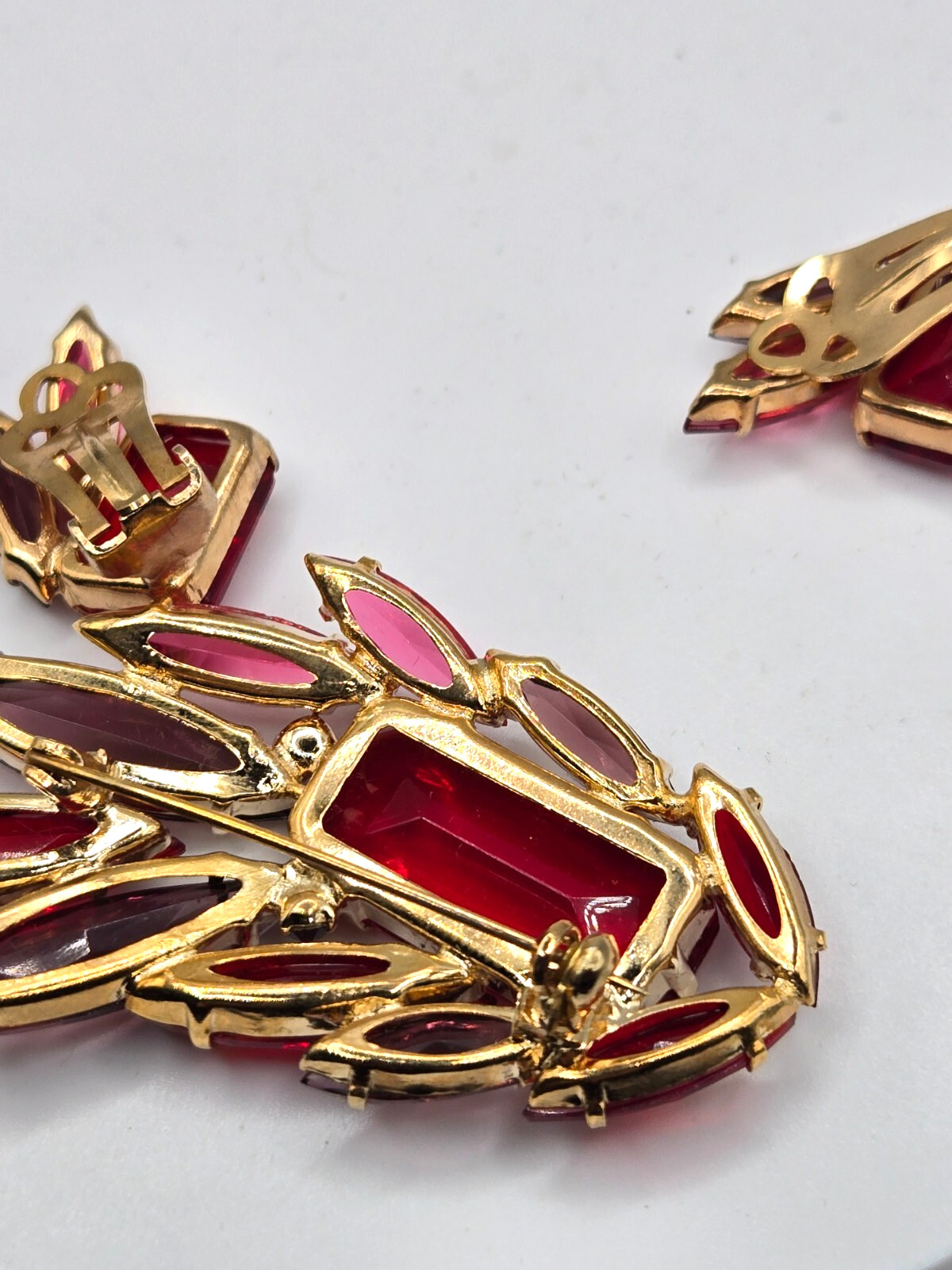 Vintage Red Rhinestone Brooch & Clip Earrings Set Ruby & Fuchsia Glass