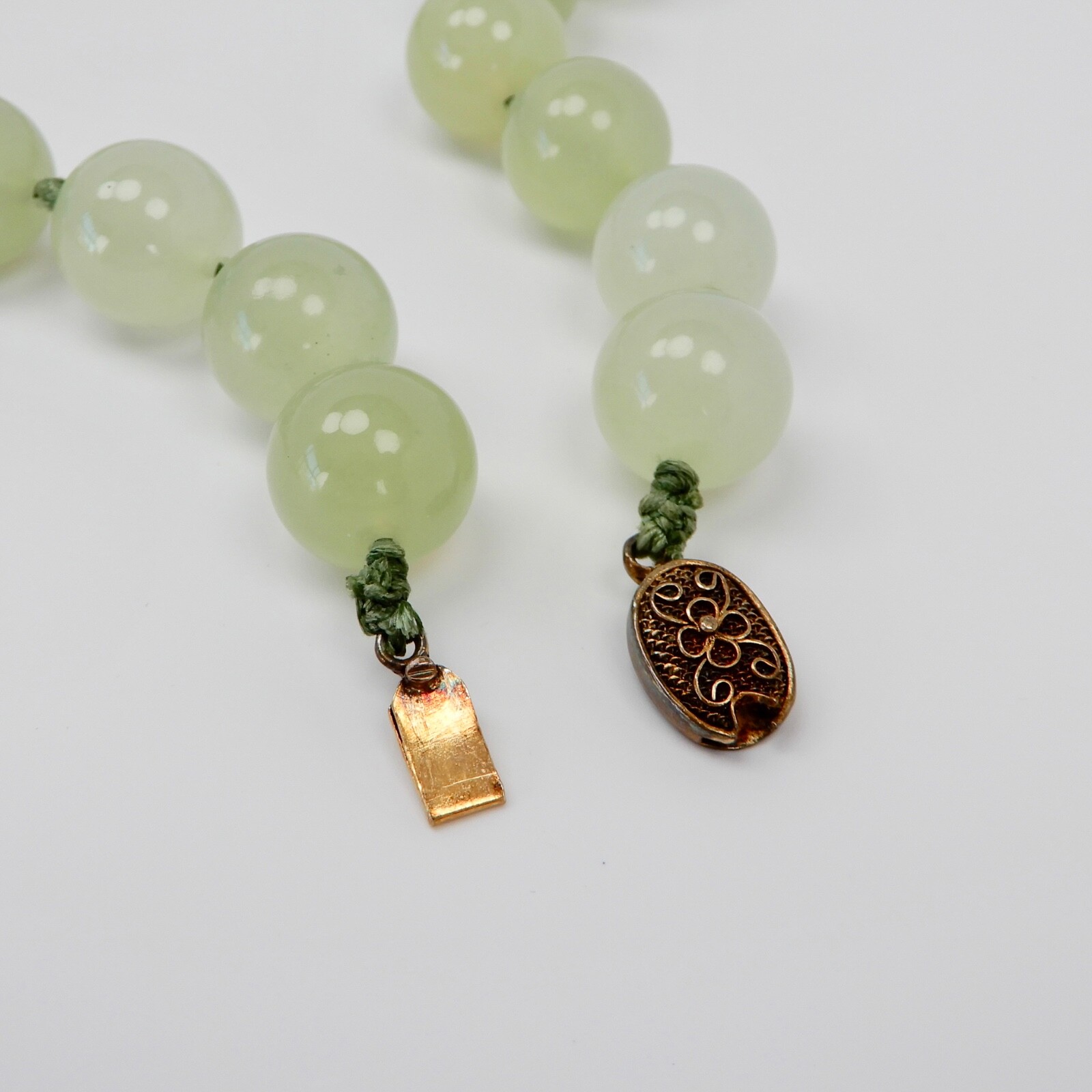 Vtg Green Jade Knotted 14mm Bead Necklace 31” .925 Silver Filigree Clasp 187 gr