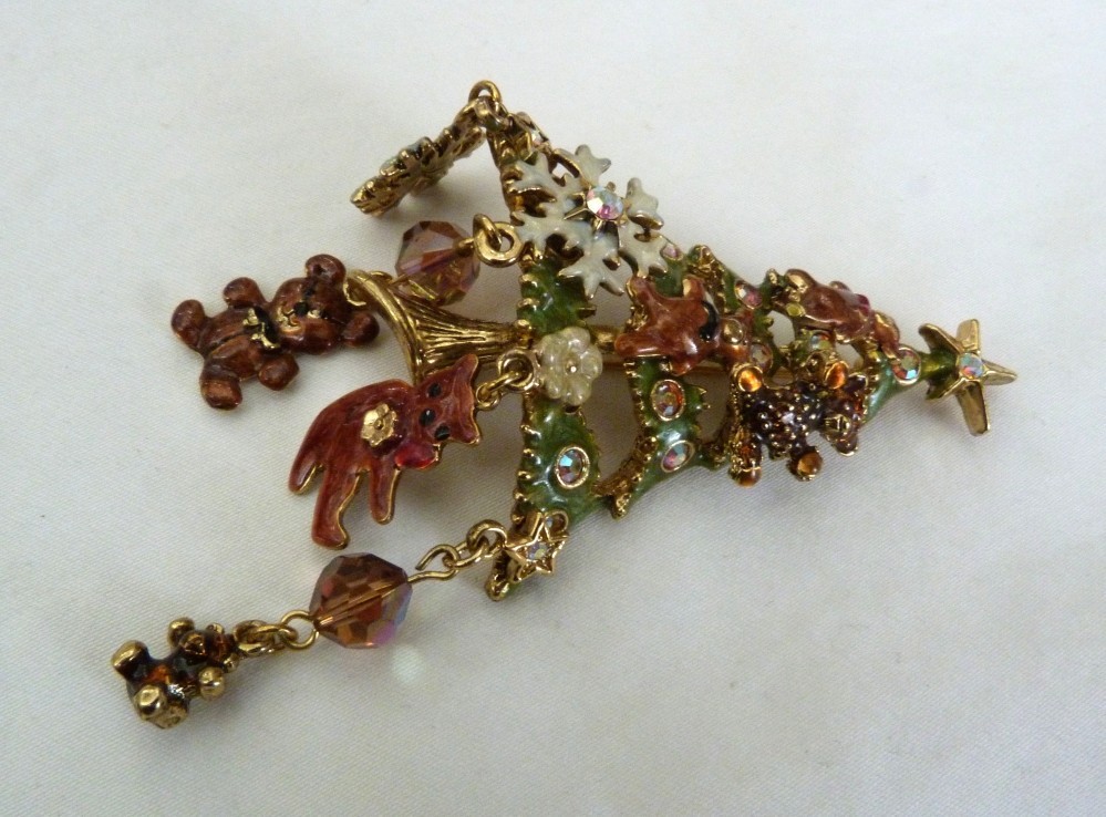 3 1/2″ KIRKS FOLLY ENAMEL DANGLE TEDDY BEARS SNOWFLAKE CHARMS CHRISTMAS TREE PIN