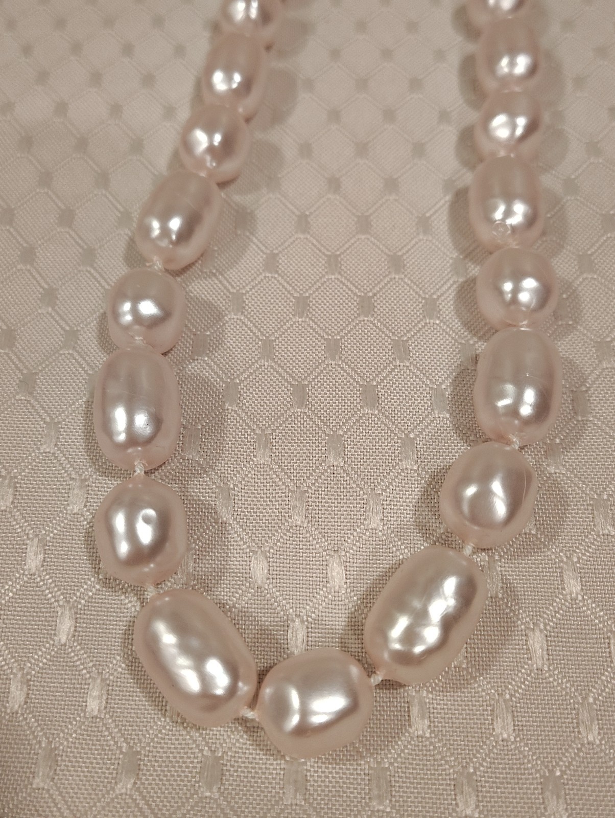 VTG Faux Baroque Pearls Different Sizes Necklace 21″ Long