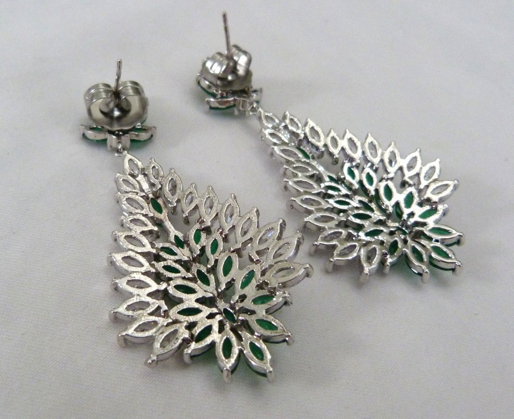 2 3/8″ LONG SPARKLING FACETED REAL LOOK GREEN & CRYSTAL DANGLE DROP EARRINGS