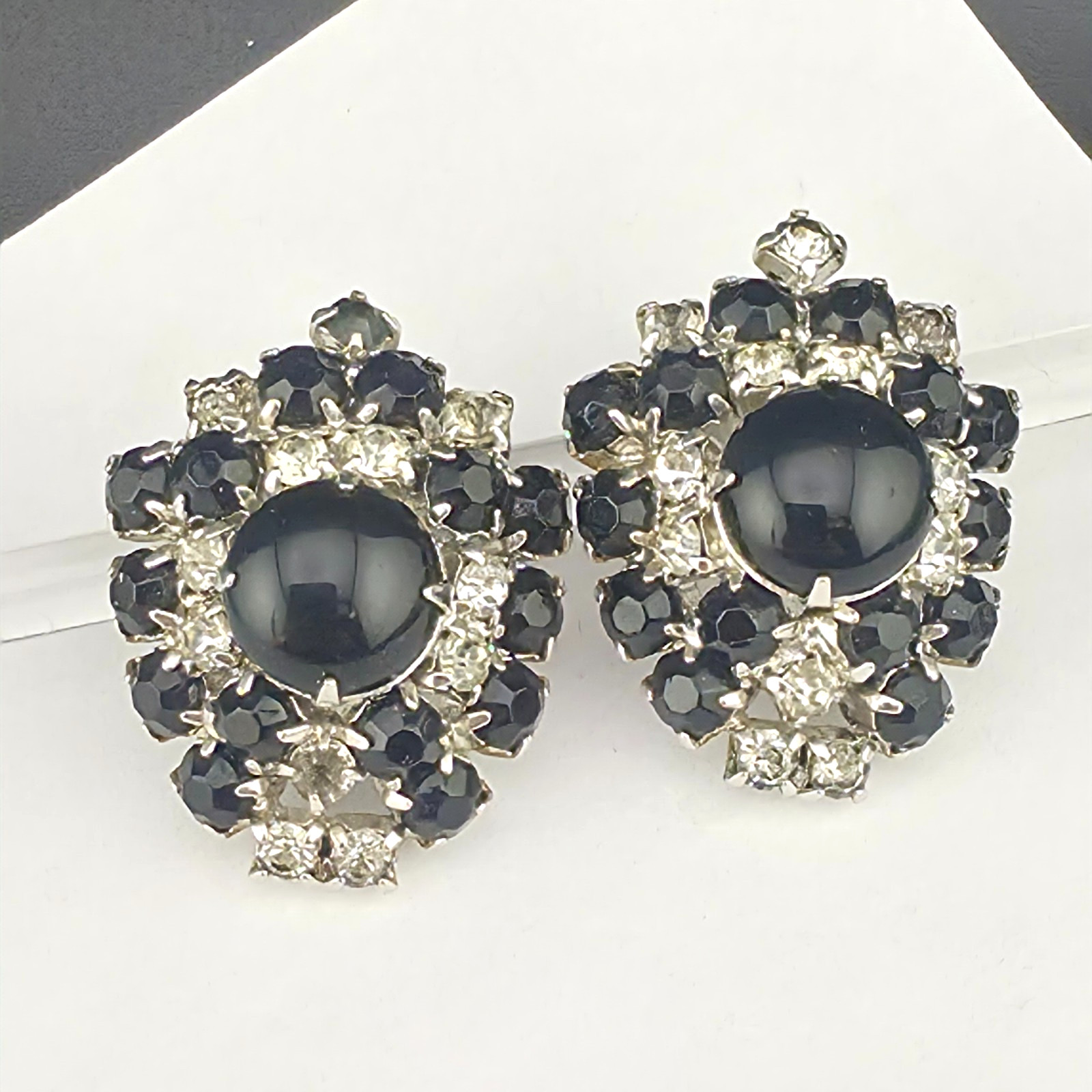 Sparkly Vintage Black White Rhinestone Silver Tone Screw Back Earrings 1.25″