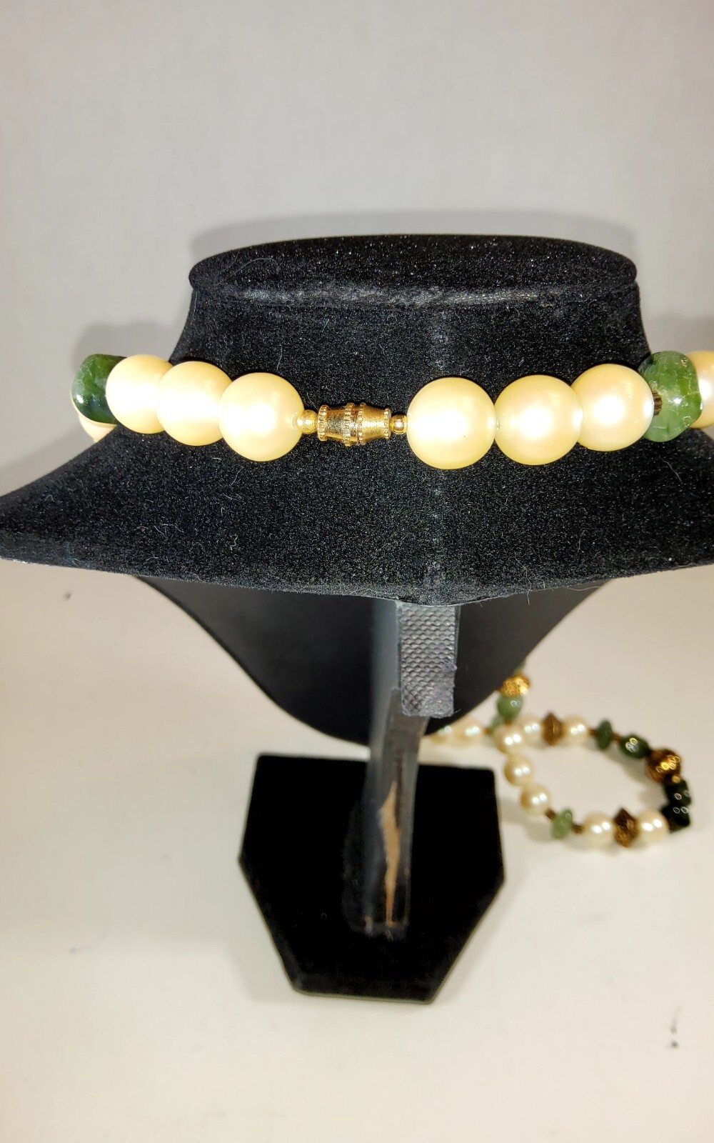 Vtg Multi Colored Gem Stones And Different Shape Stone necklace Some Stones Glow