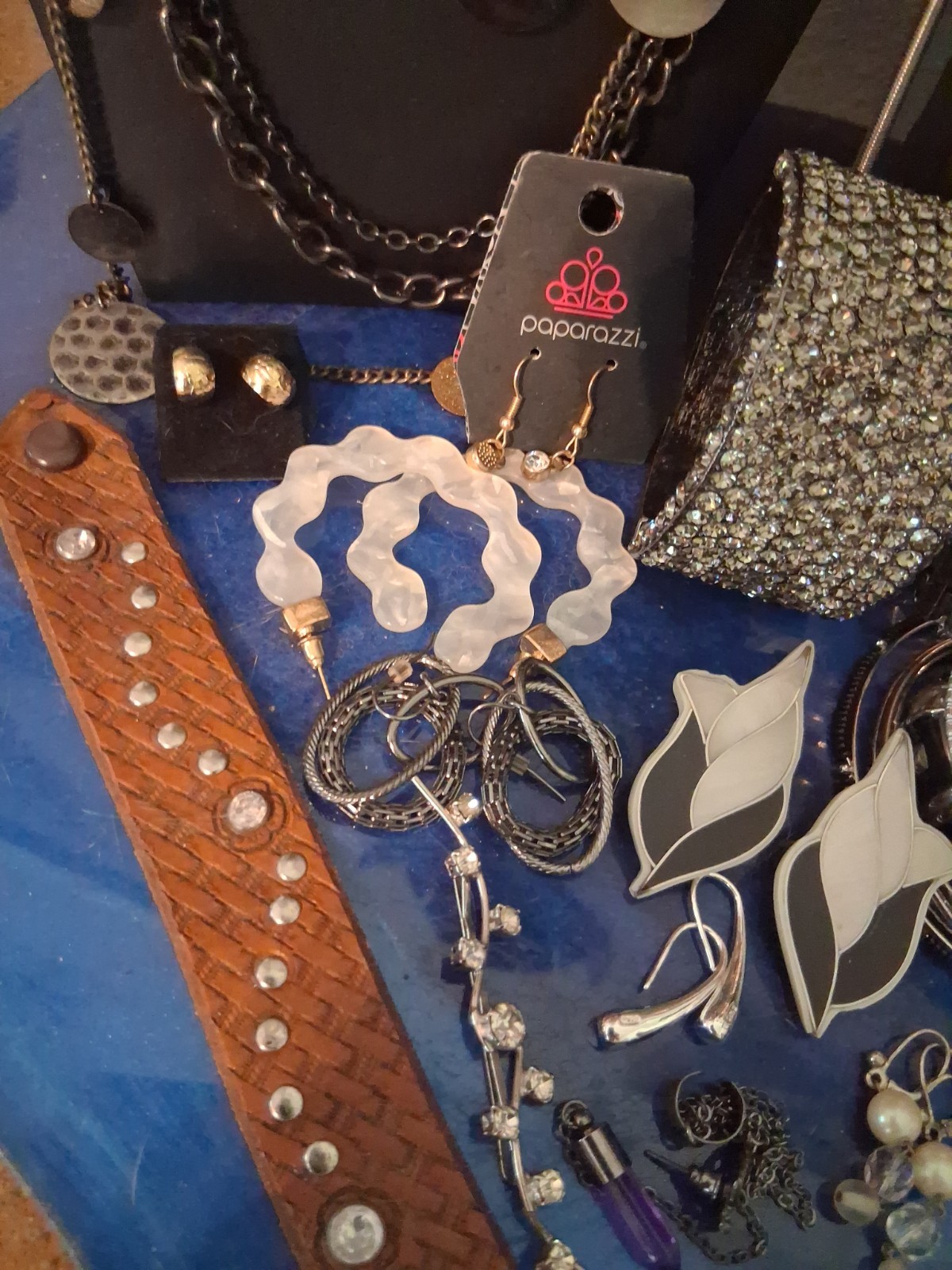 62 Pc Vtg-Now Retro Metal Tones Estate Costume Jewelry Wear/Sell/Craft 3.5# LT63