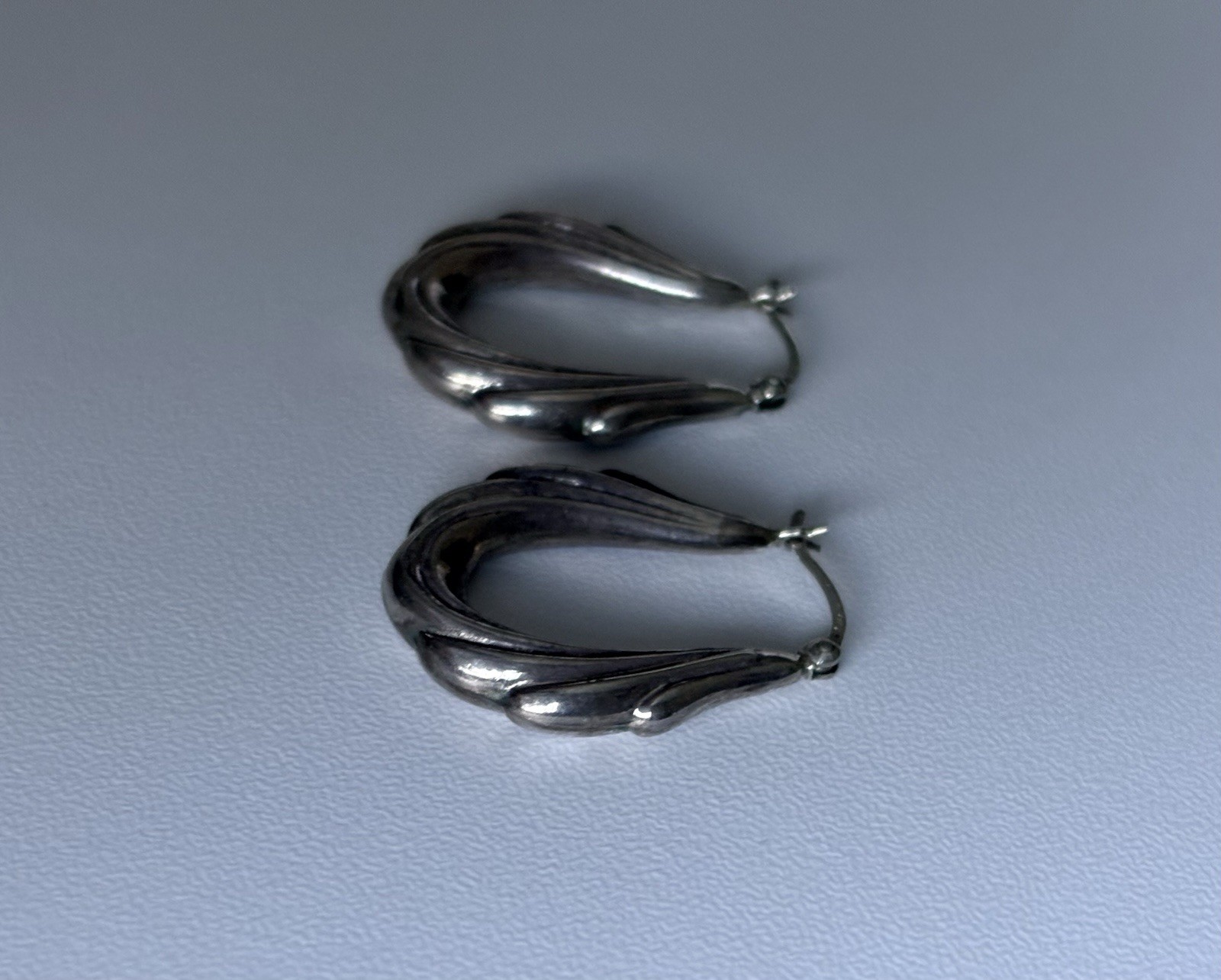 Vintage Sterling Silver Hoop Earrings 925 Dangle Drop Puffy Scalloped Ladies 1in