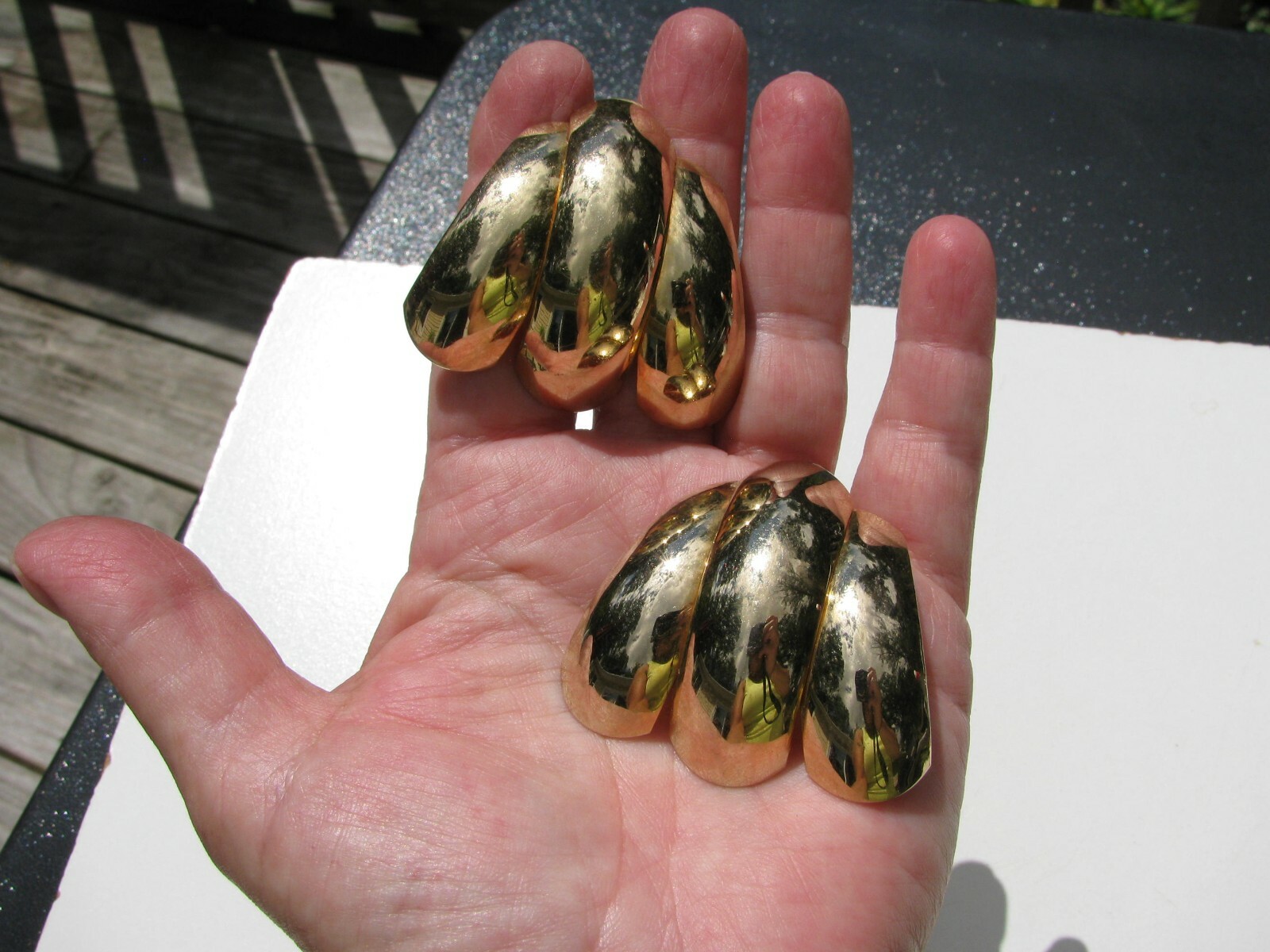 VINTAGE PUFFY YELLOW GOLD TONE PLATED METAL HAUTE COUTURE RUNWAY CLIP EARRINGS