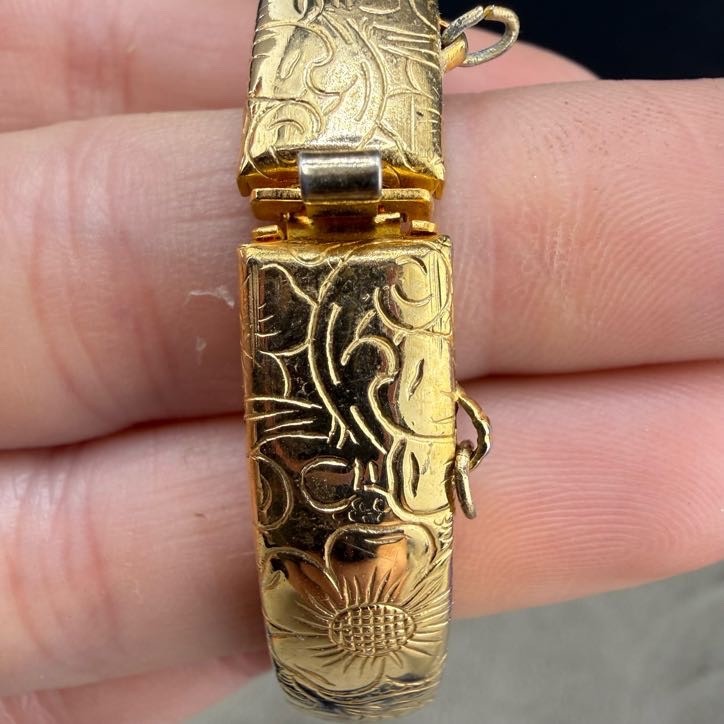 Vintage Bangle Bracelet Gold Tone Embossed Hinged No Safety 6.5”