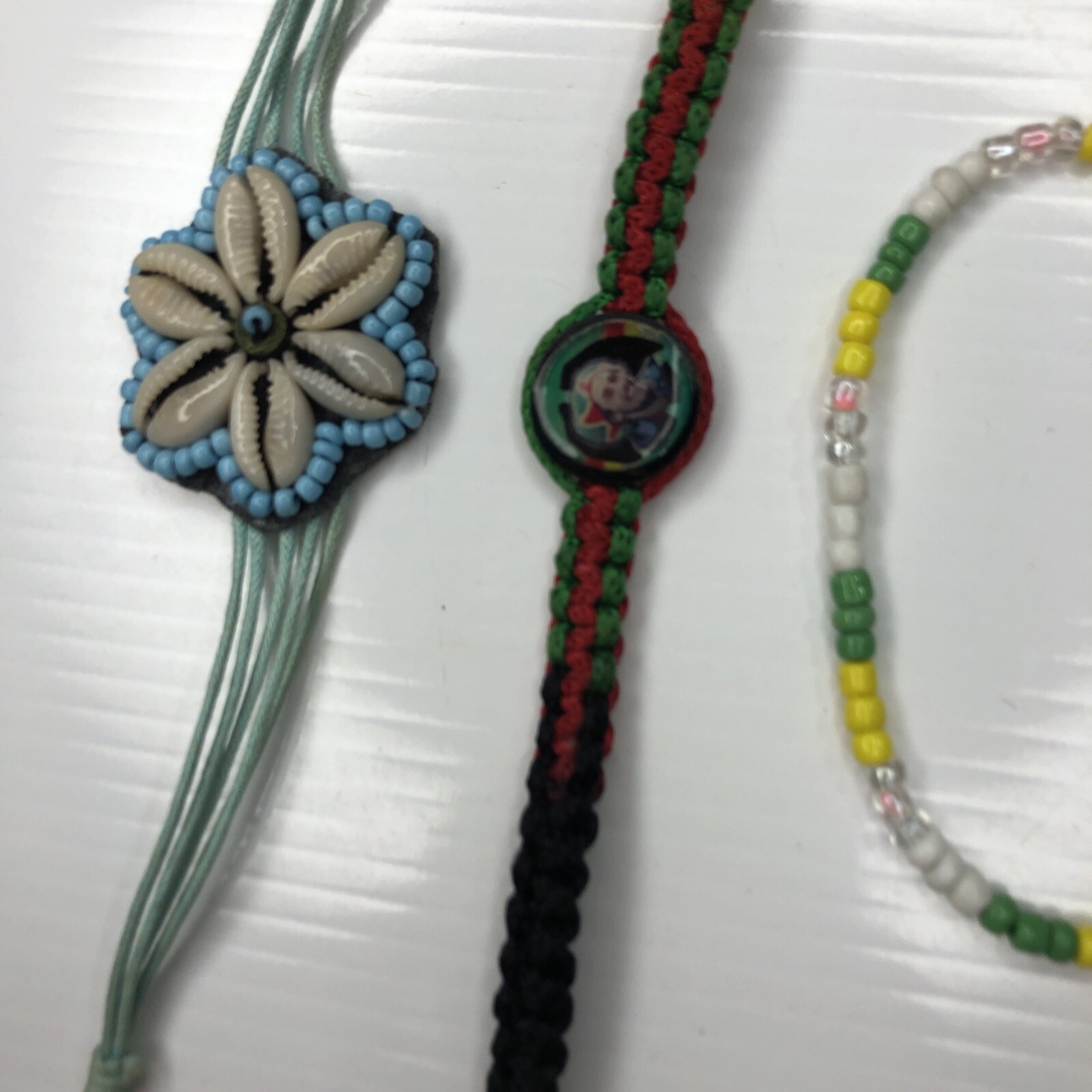 X1 Lot Vtg Retro Bracelets Glass Headed Jamaica Bob Marley Woven Hemp Green Red