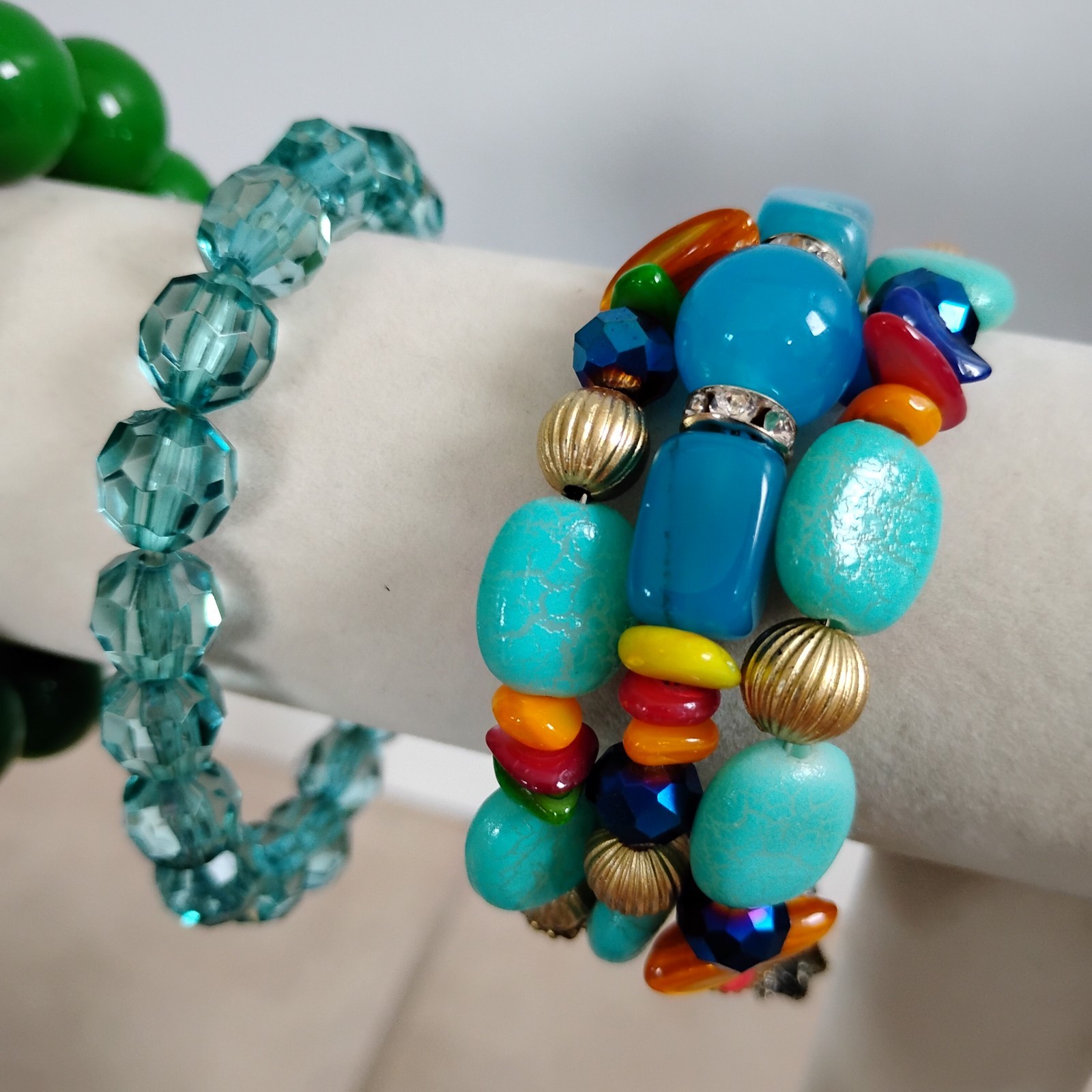 Lot Of 20 Vintage Beaded Stretch Bracelets Plastic Lucite Chunky Acrylic