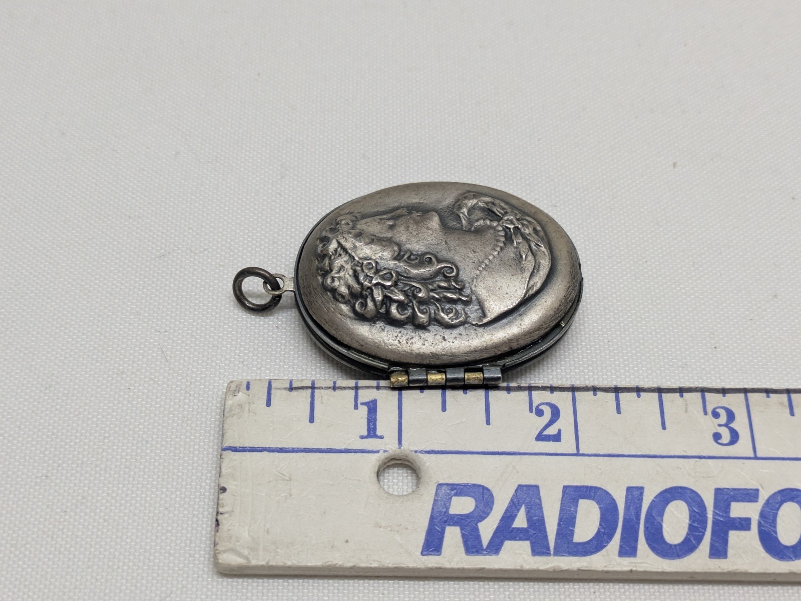 Antique! Art Nouveau Lady Portrait Oval Photo Locket Pendant! 🖼️