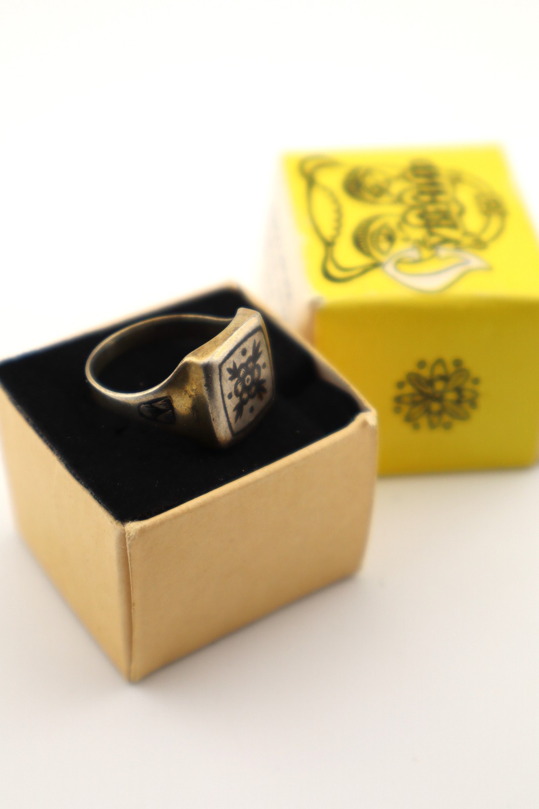 Vintage Soviet 875 Silver Niello Kubachi Signet Ring – Stamped, Floral – SS007