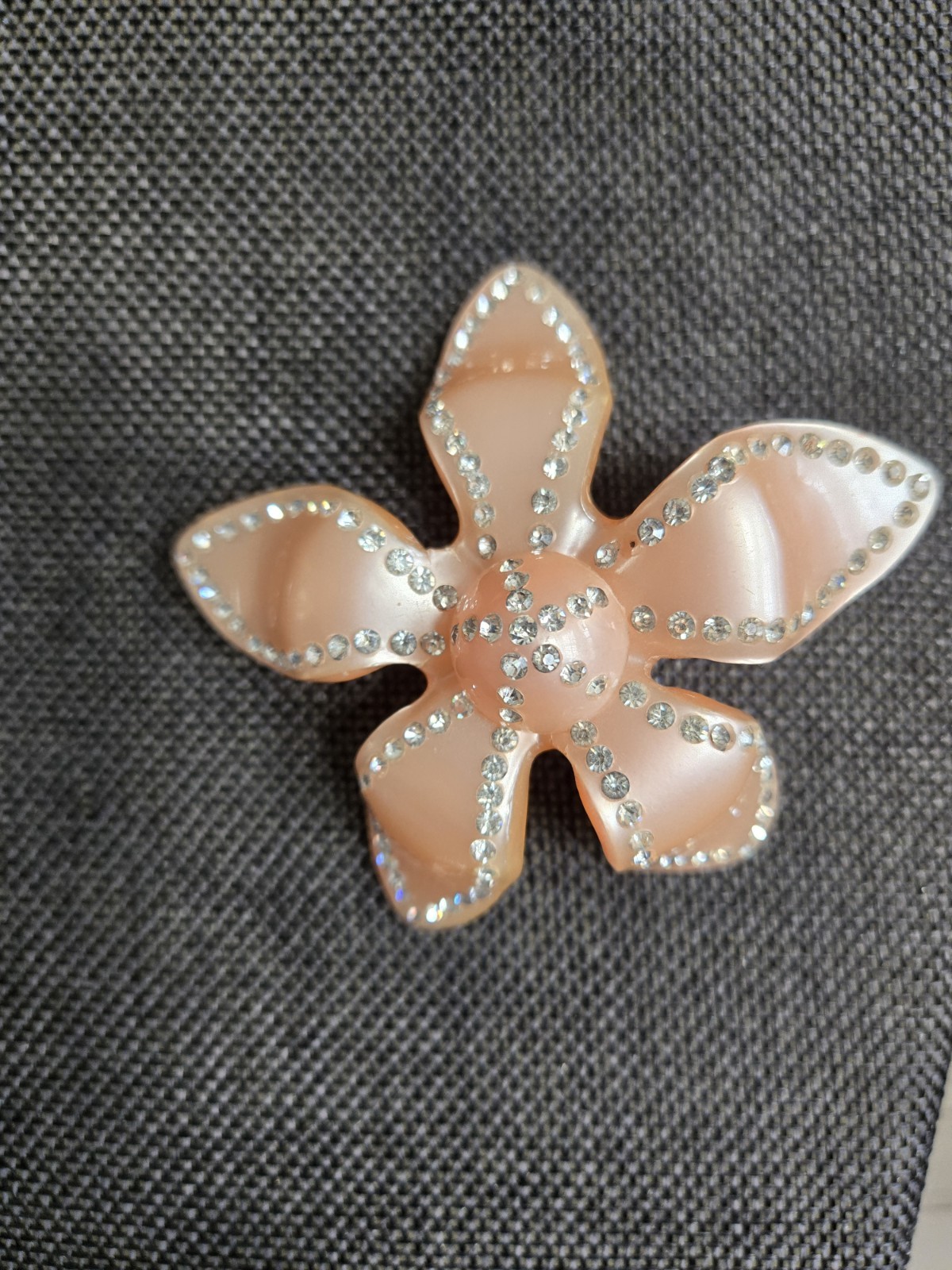 Vintage Lucite And Rhinestone Pink Flower Pin Brooch 3″x3″