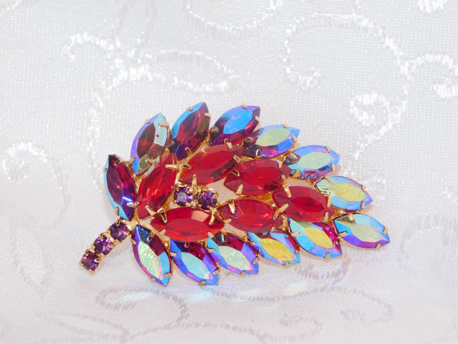 VINTAGE RED IRIDESCENT BROOCH