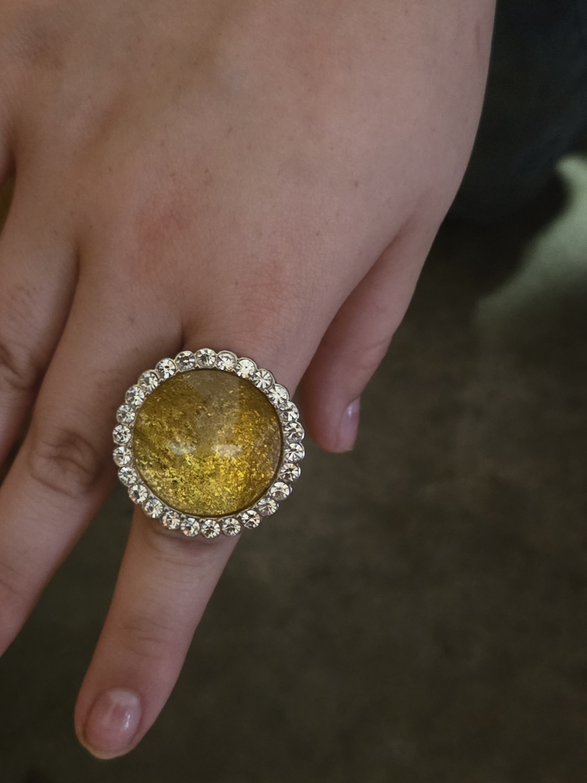 Vintage Stretch Band Ring. See Pics