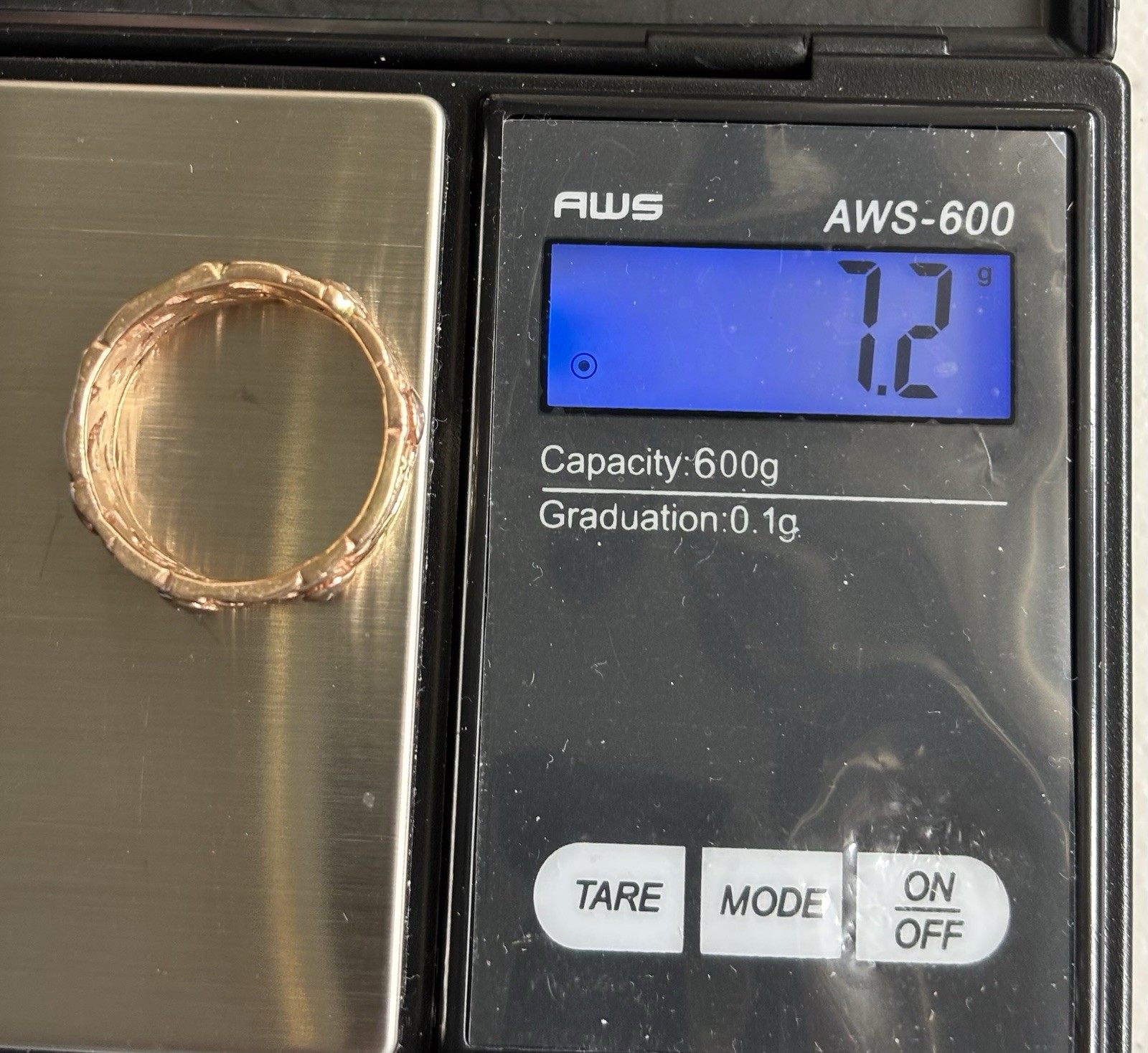 14k Gorgeous Vintage Heavy Ring With Diamond Gold With 7 Diamond Accent