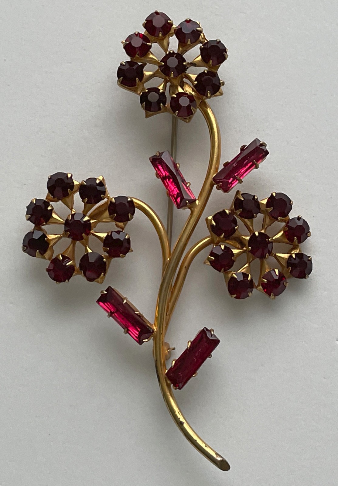 VINTAGE RED RHINESTONE FLOWERS BROOCH PIN KRAMER CORO? MCM RETRO ESTATE 40s 50s